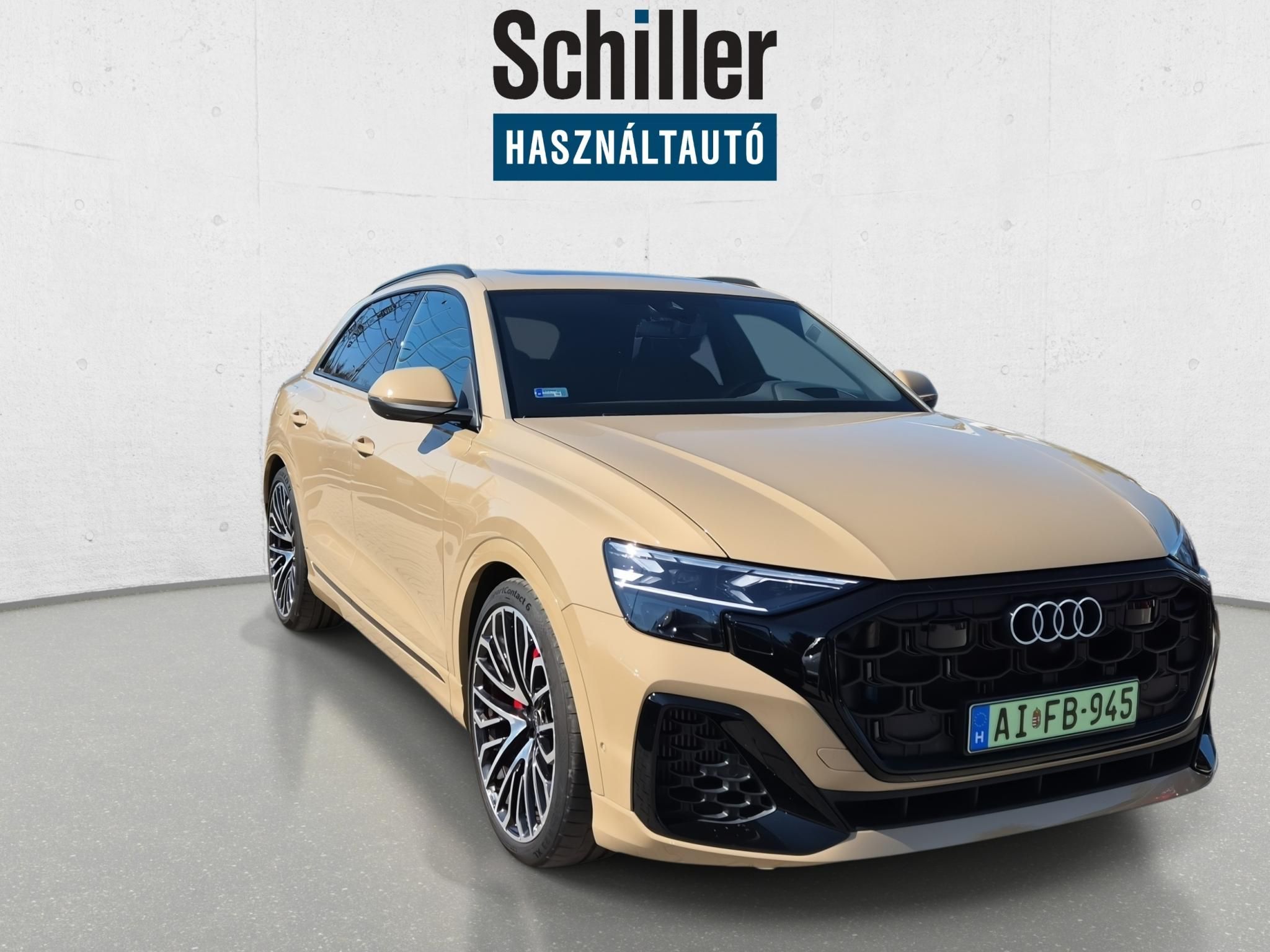 AUDI Q8