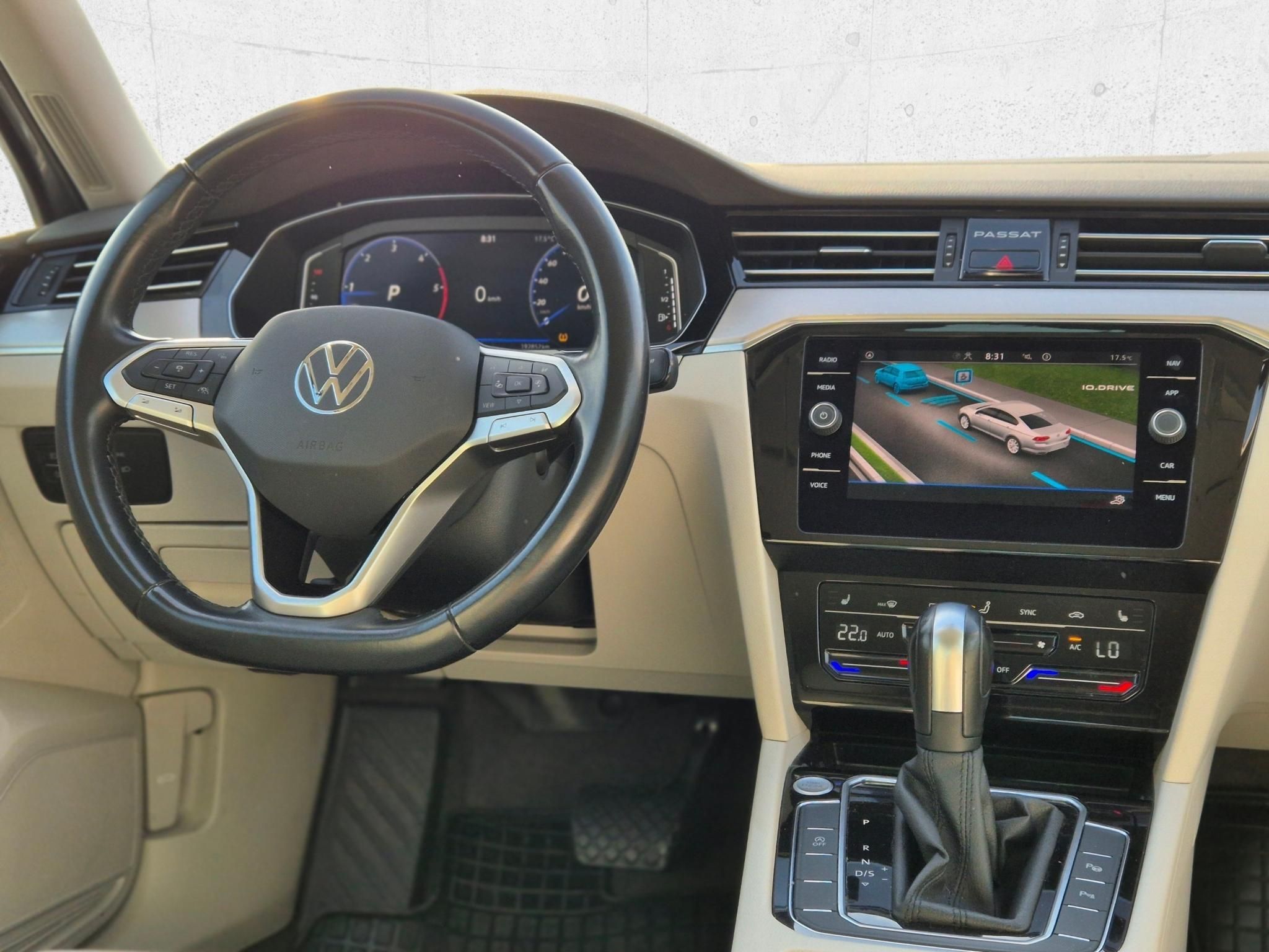 VOLKSWAGEN PASSAT