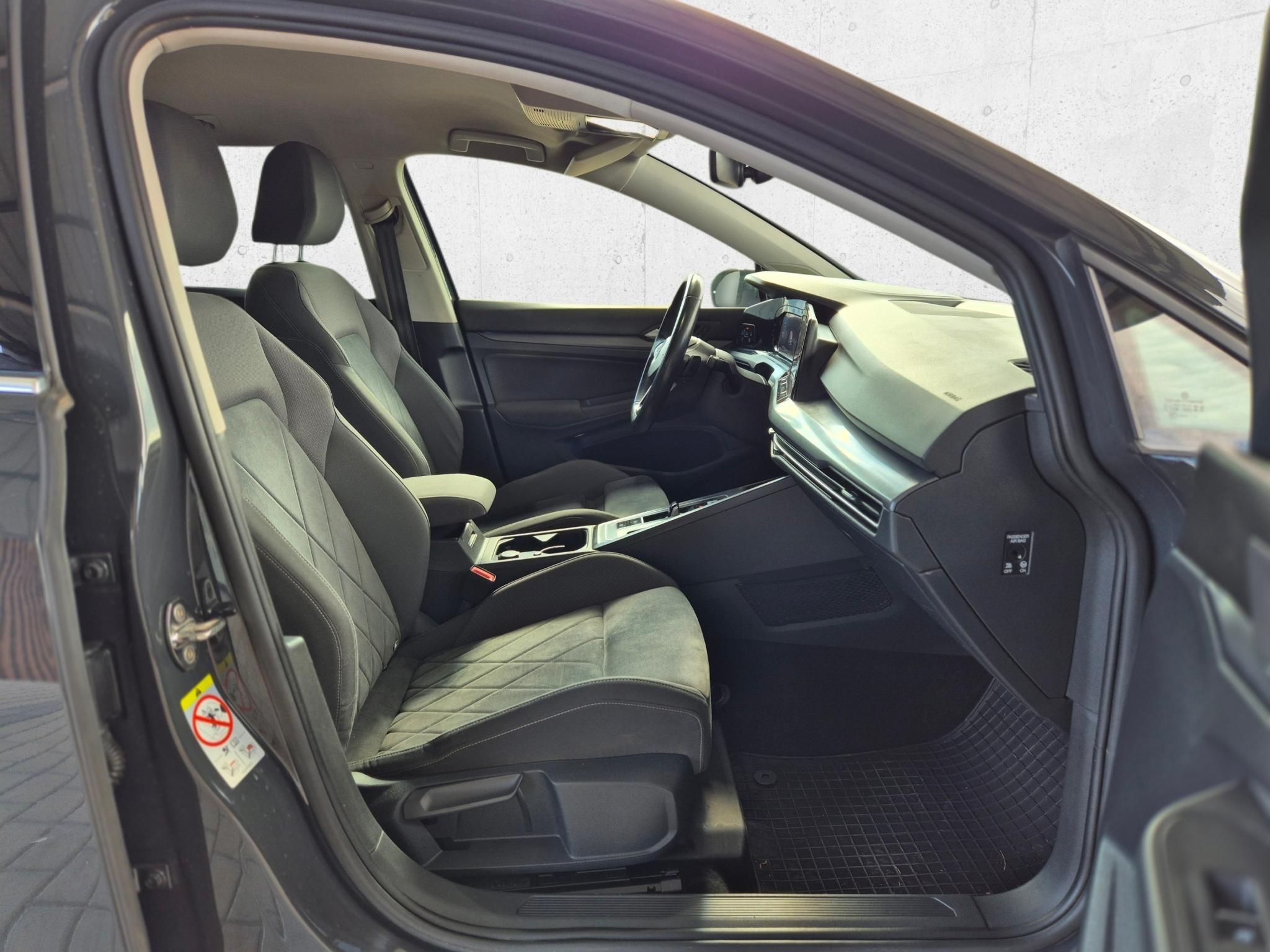 VOLKSWAGEN GOLF VIII
