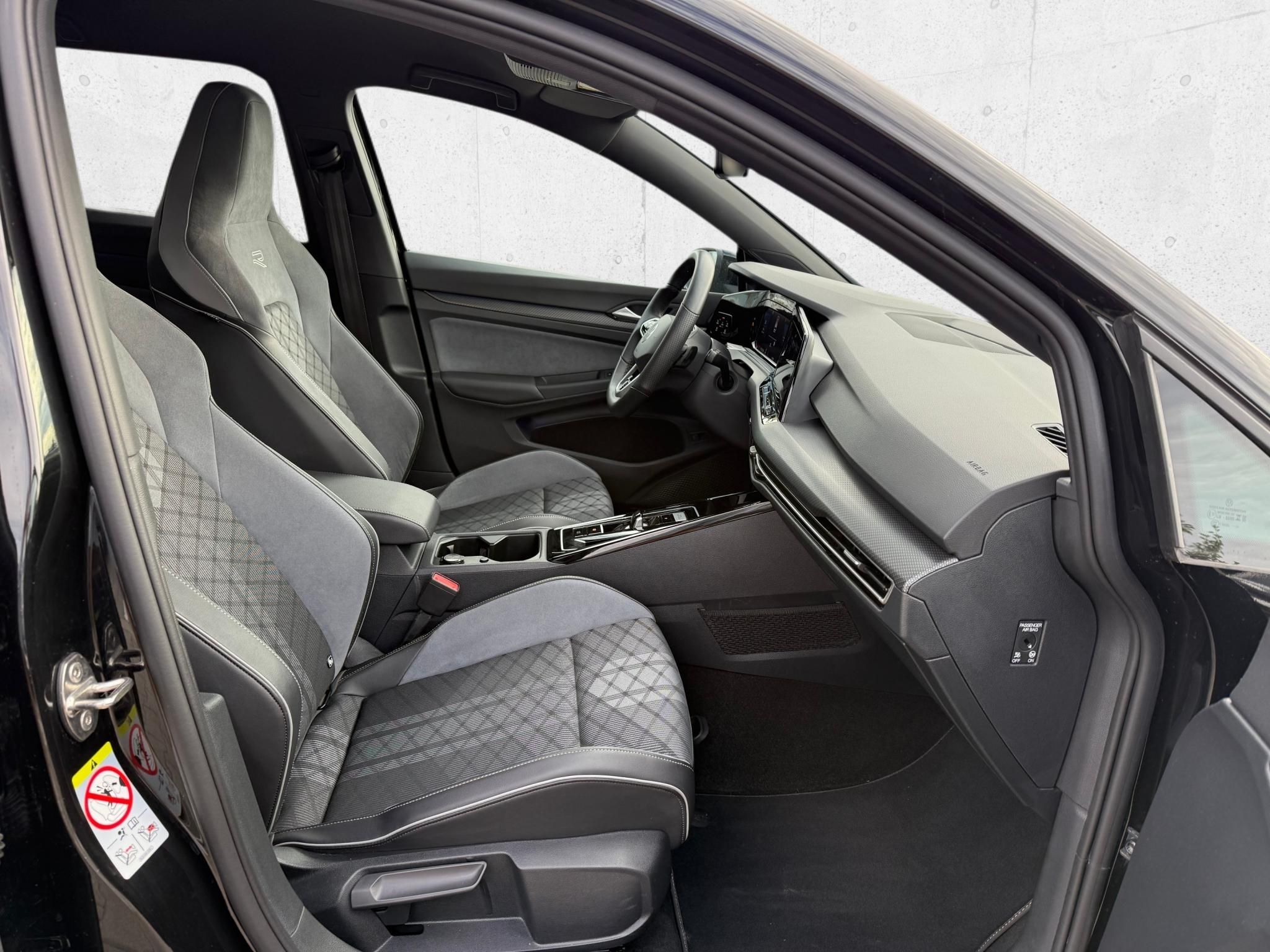 VOLKSWAGEN GOLF VIII