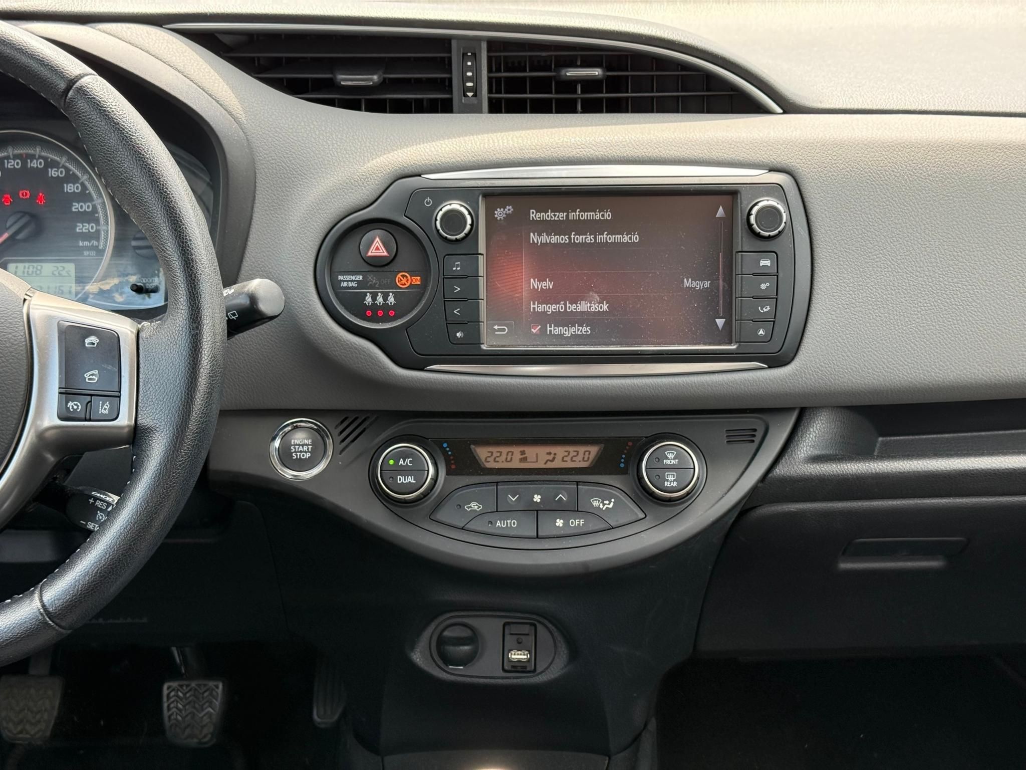 TOYOTA YARIS