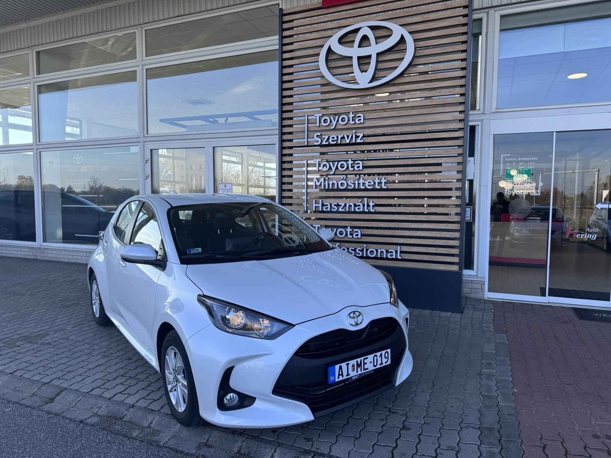 TOYOTA YARIS 1.5 Hybrid Comfort e-CVT Ferdehátú