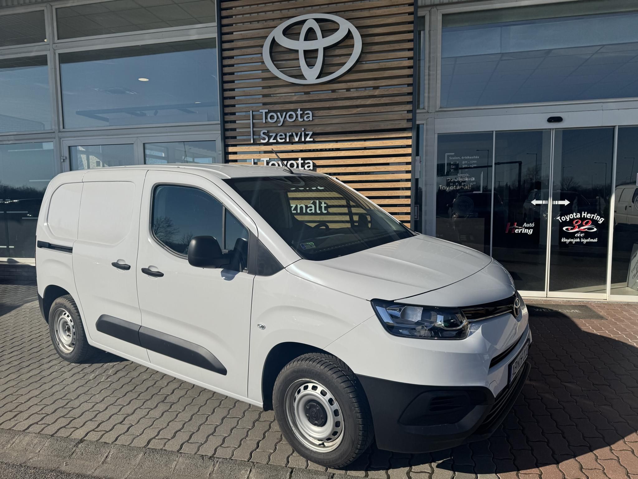TOYOTA PROACE City 1.5 D Active L1H1 ELSŐ TULAJDONOSTÓL! Zárt