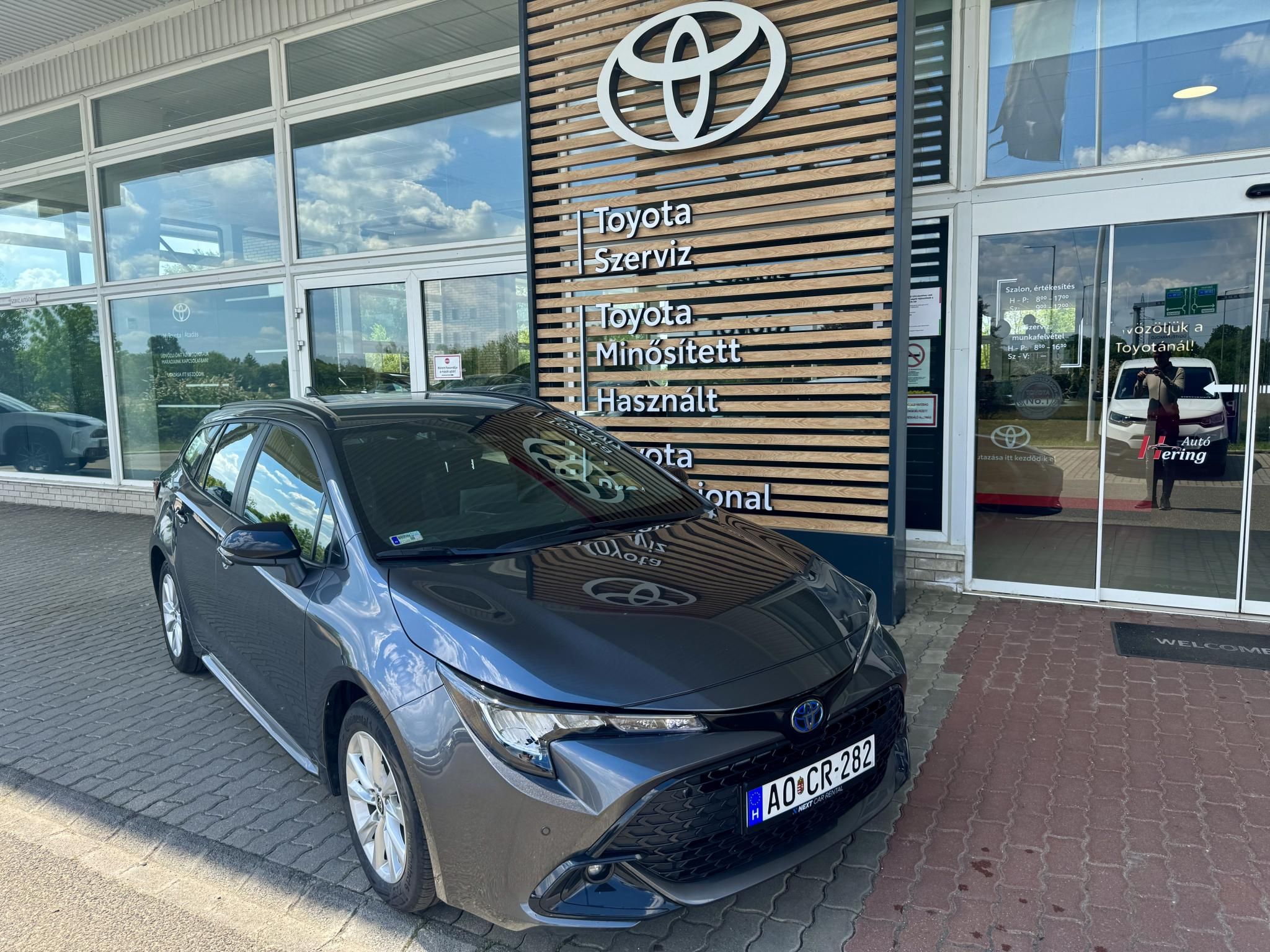 TOYOTA COROLLA Touring Sports 1.8 Hybrid Comfort Tech e-CVT Kombi