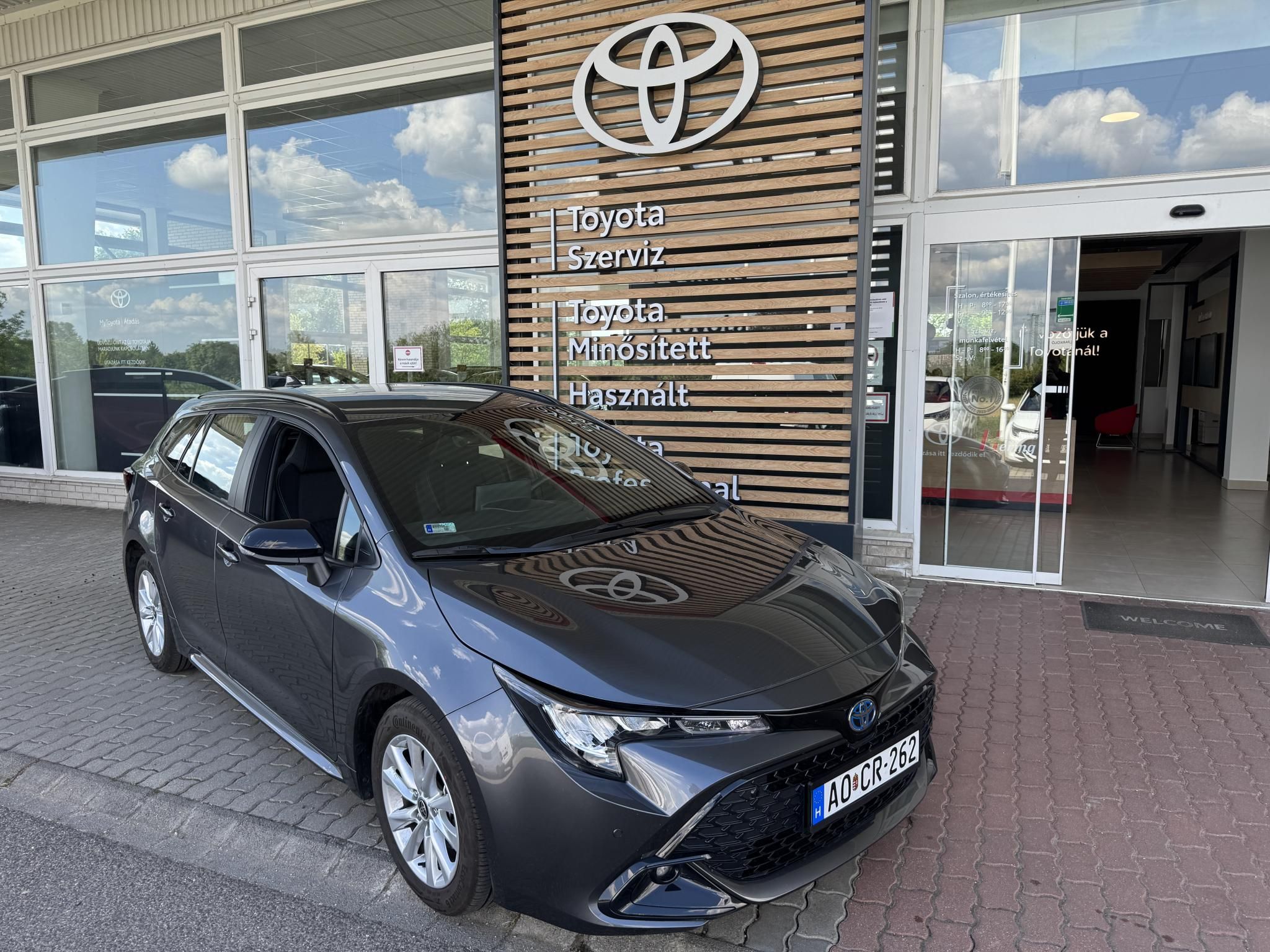 TOYOTA COROLLA Touring Sports 1.8 Hybrid Comfort Tech e-CVT Kombi