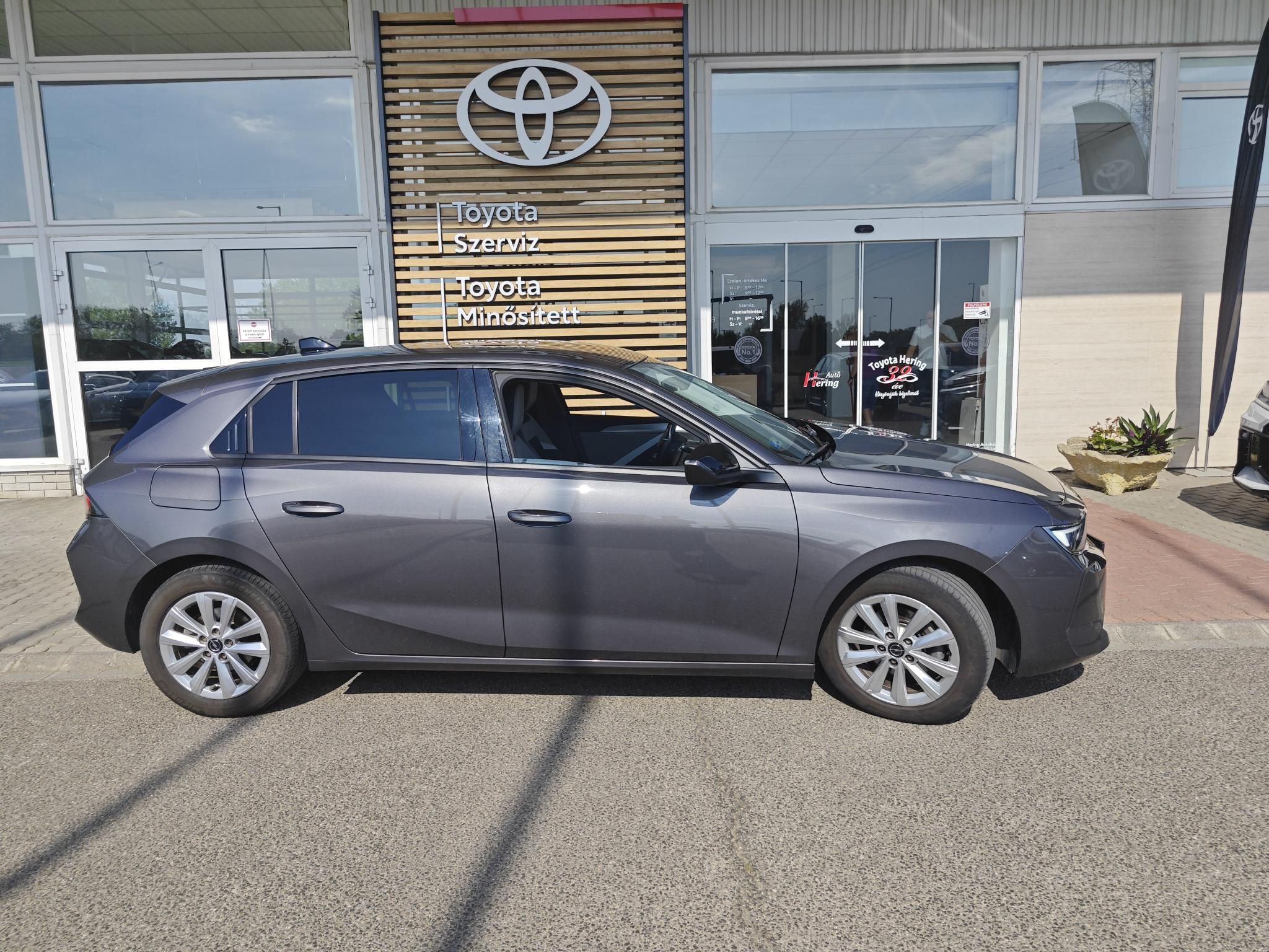 OPEL ASTRA K 1.2 T Business Edition Első Tulajdonostól! Ferdehátú