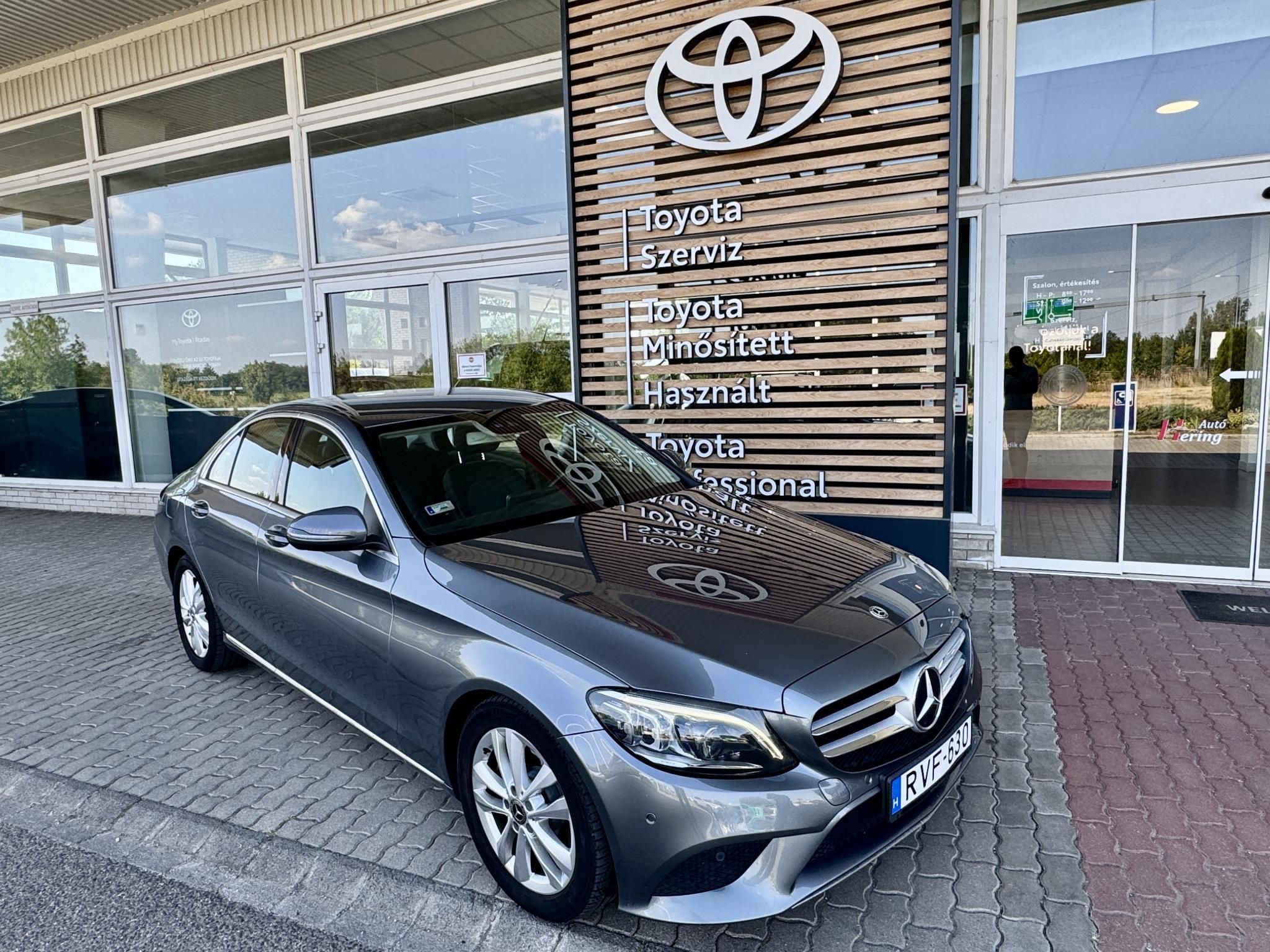 MERCEDES-BENZ C 220 d 9G-TRONIC Sedan
