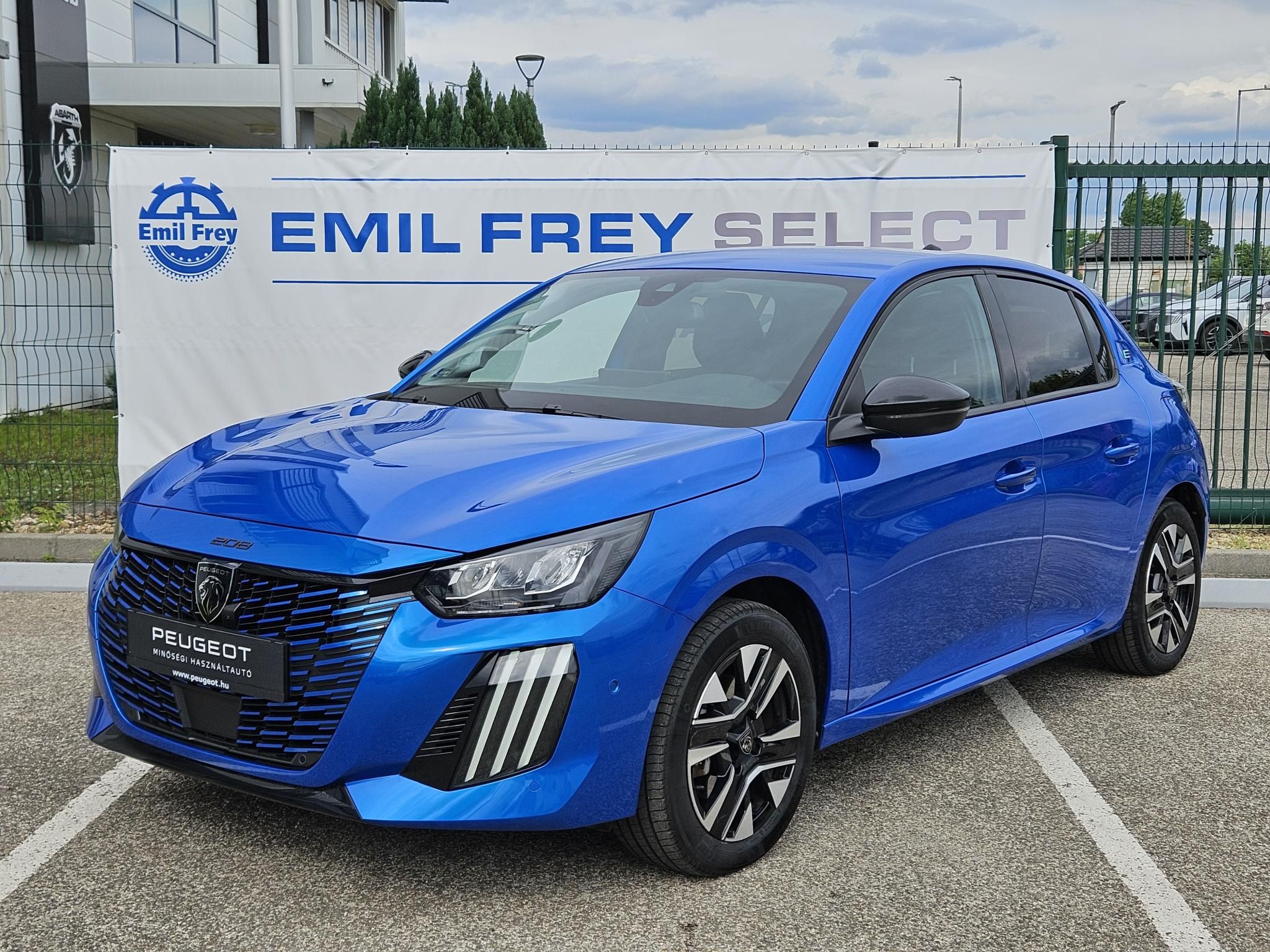 PEUGEOT 208