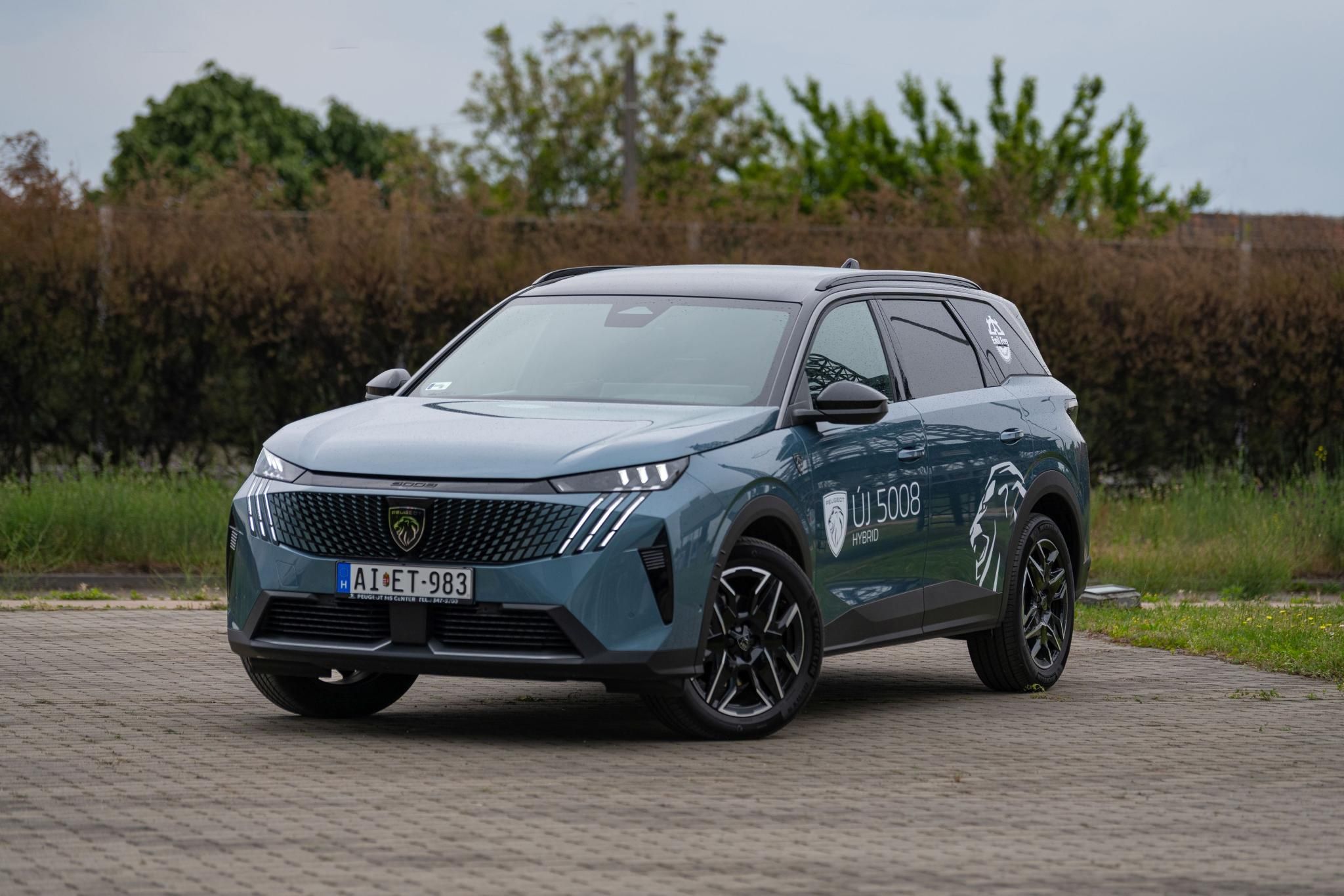PEUGEOT 5008