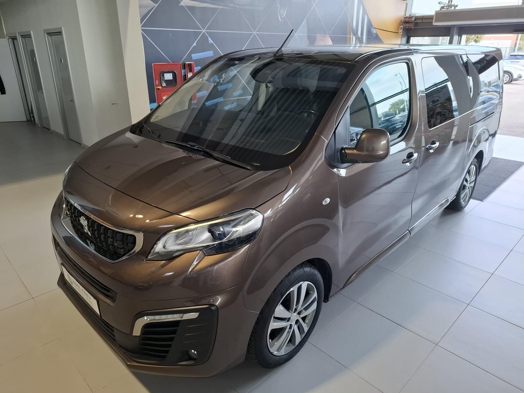 PEUGEOT TRAVELLER