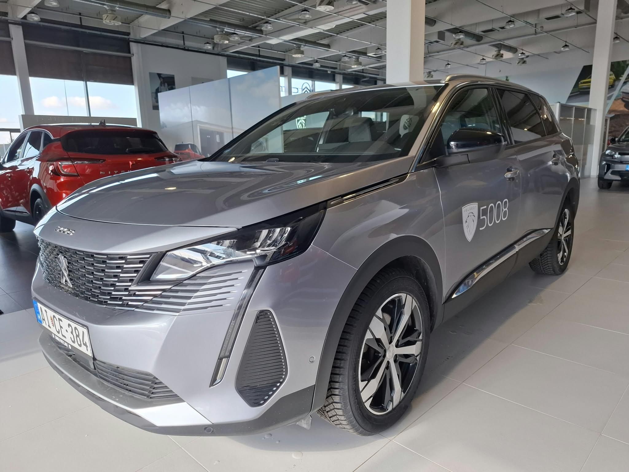 PEUGEOT 5008