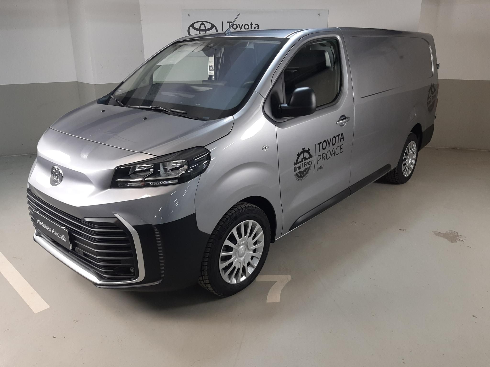 TOYOTA PROACE