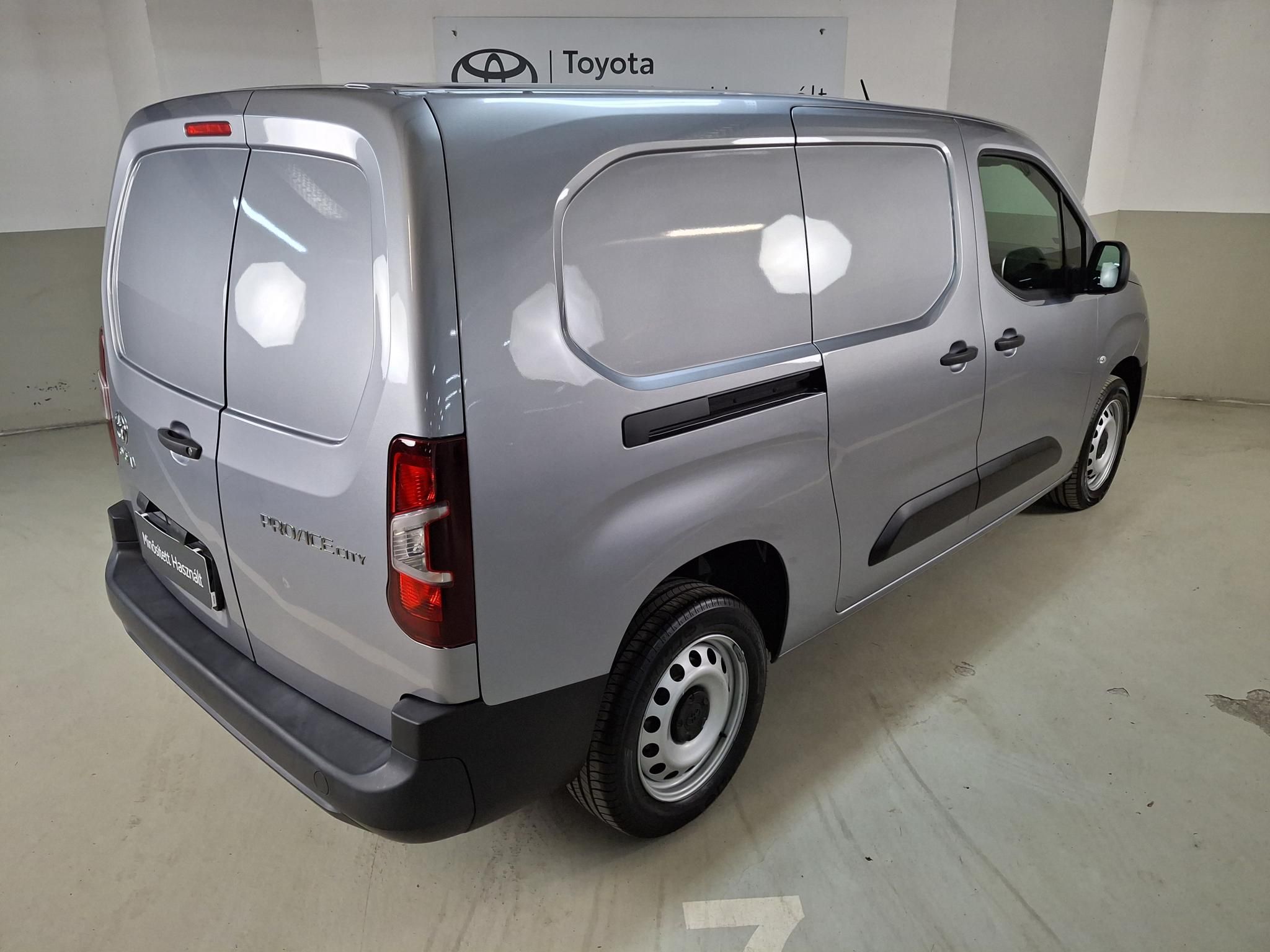 TOYOTA PROACE