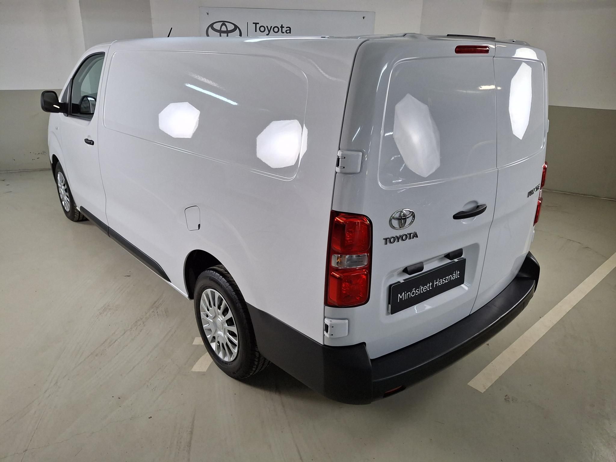 TOYOTA PROACE