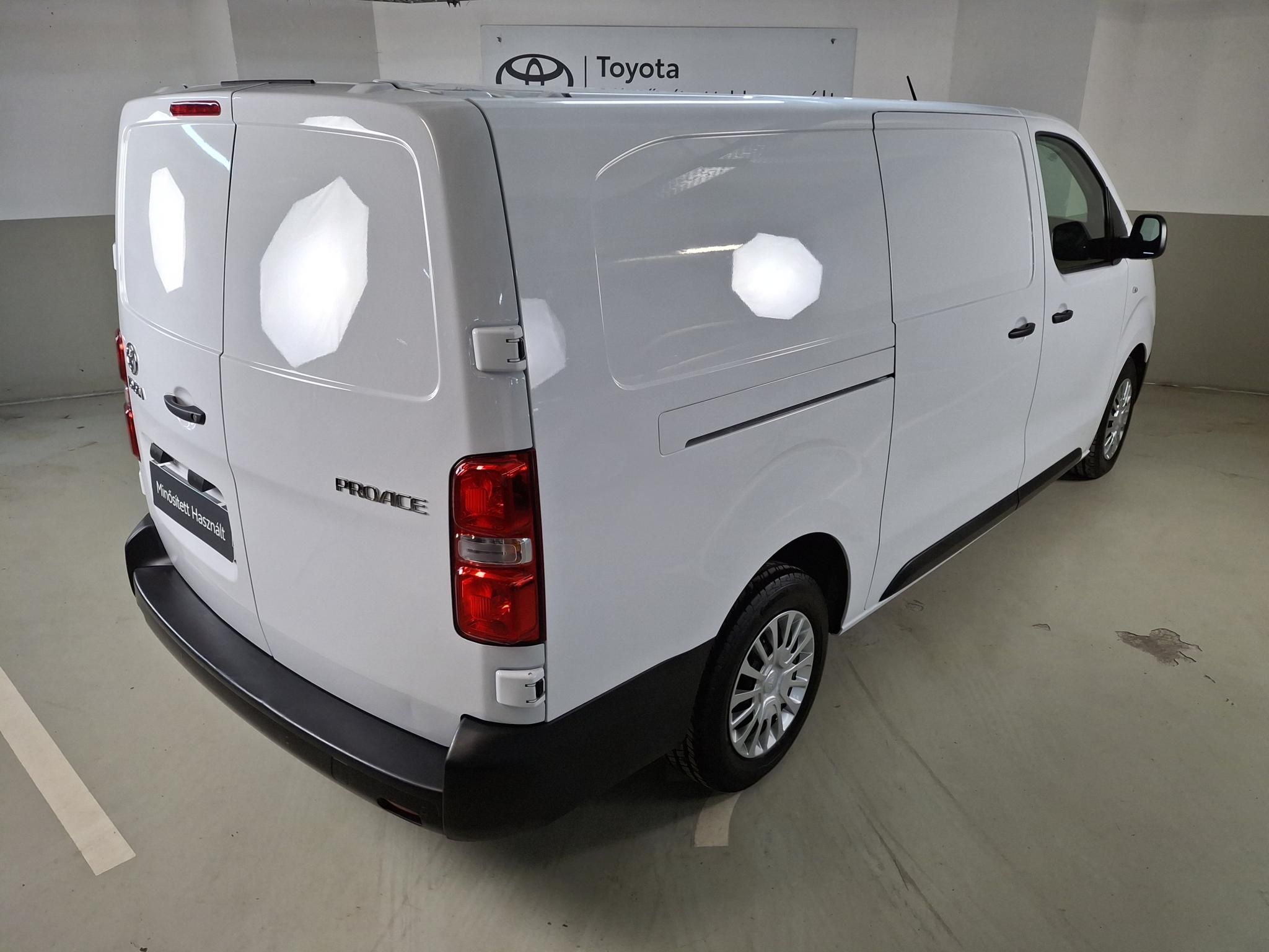 TOYOTA PROACE