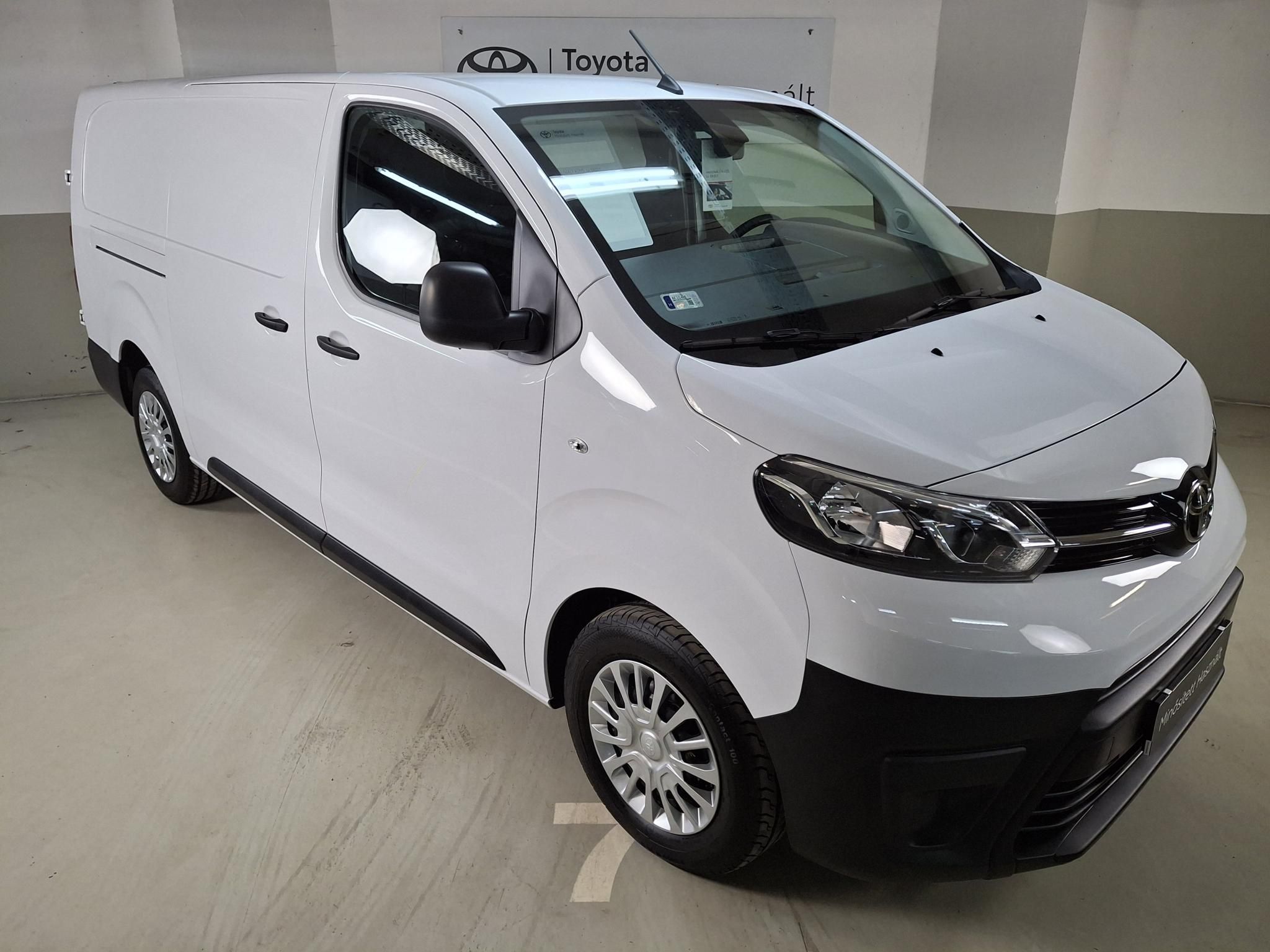TOYOTA PROACE
