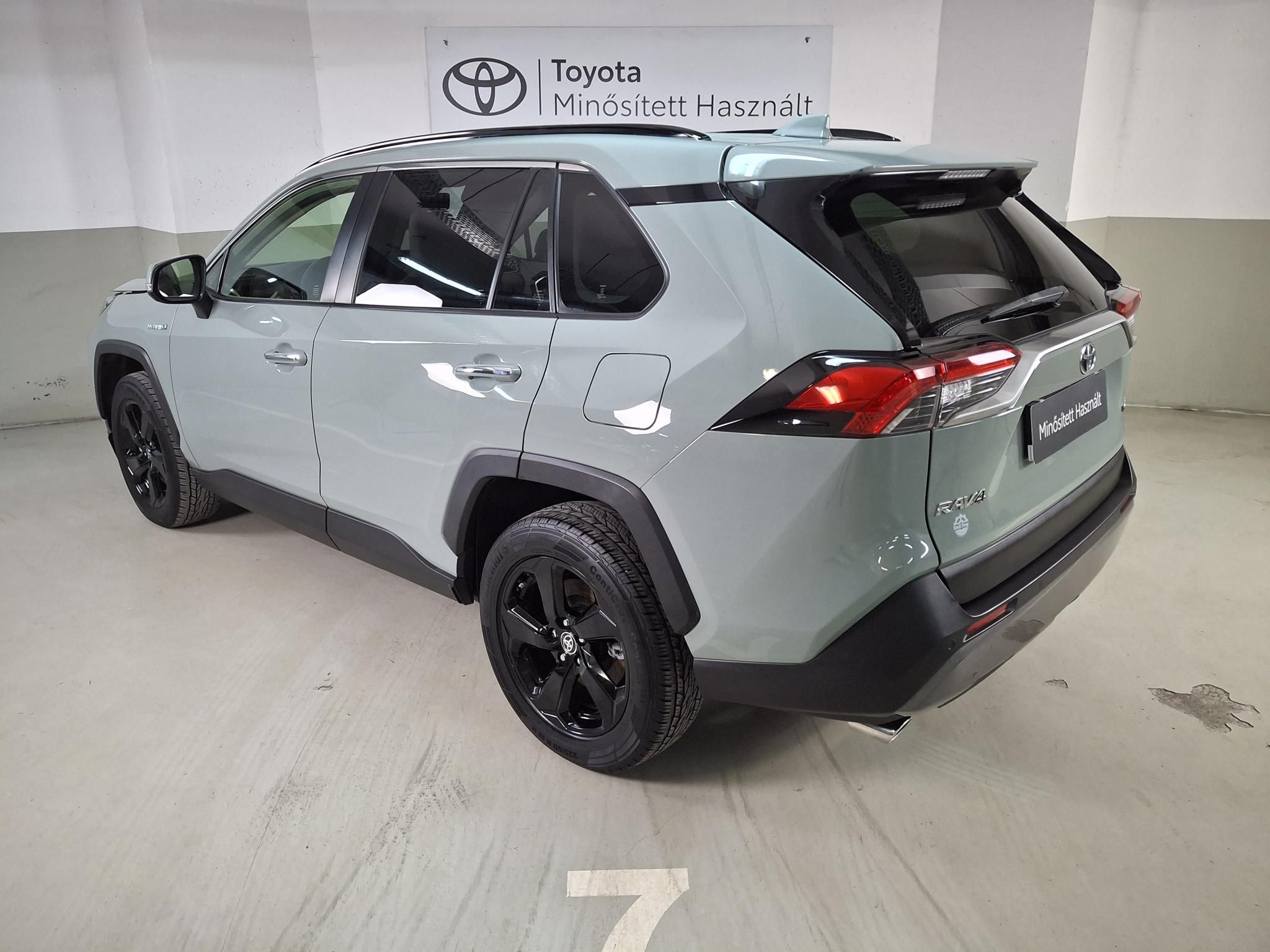 TOYOTA RAV 4