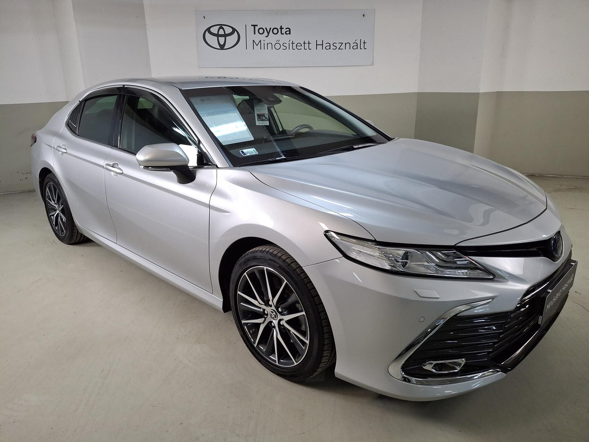 TOYOTA CAMRY
