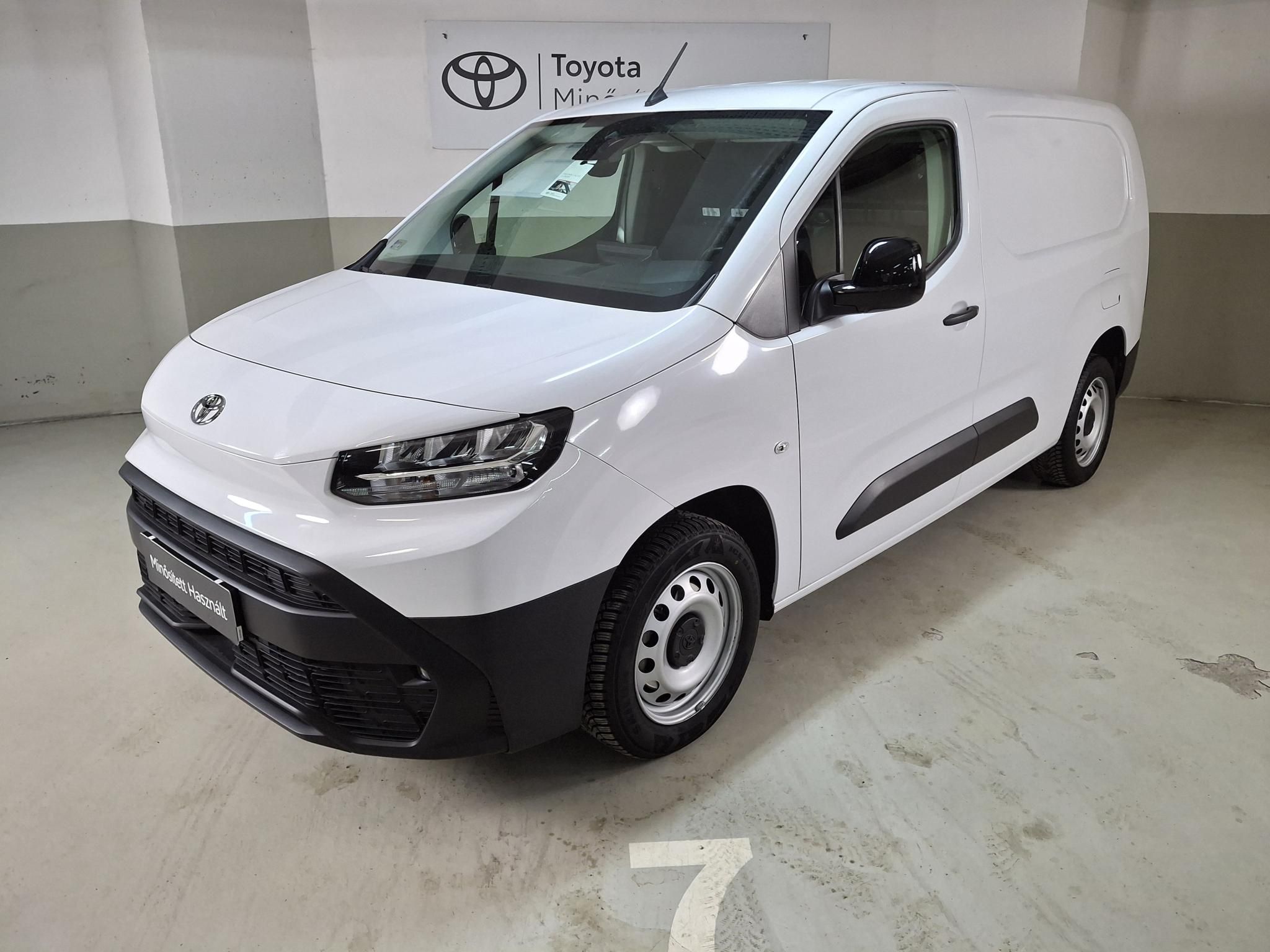 TOYOTA PROACE