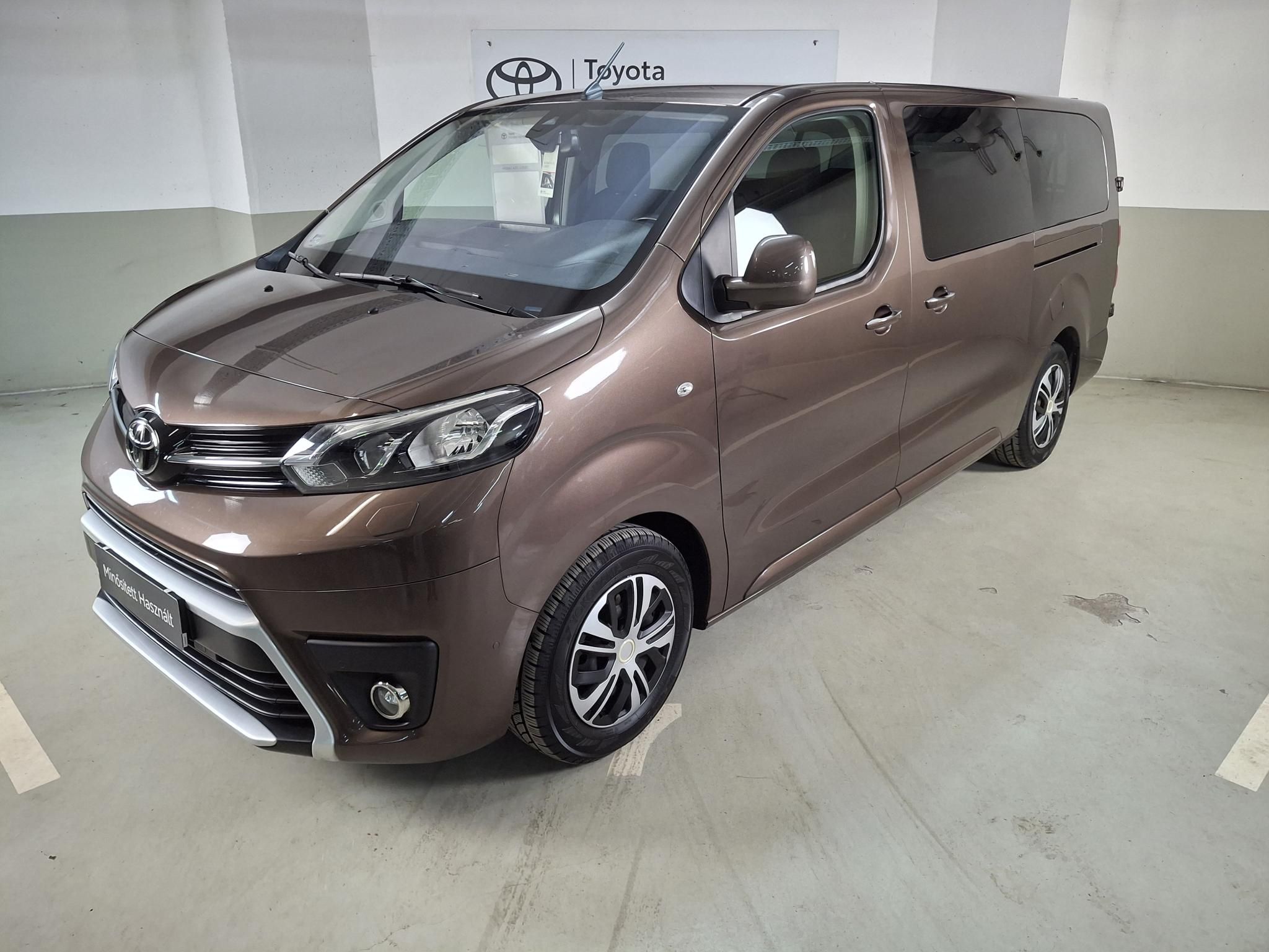 TOYOTA PROACE