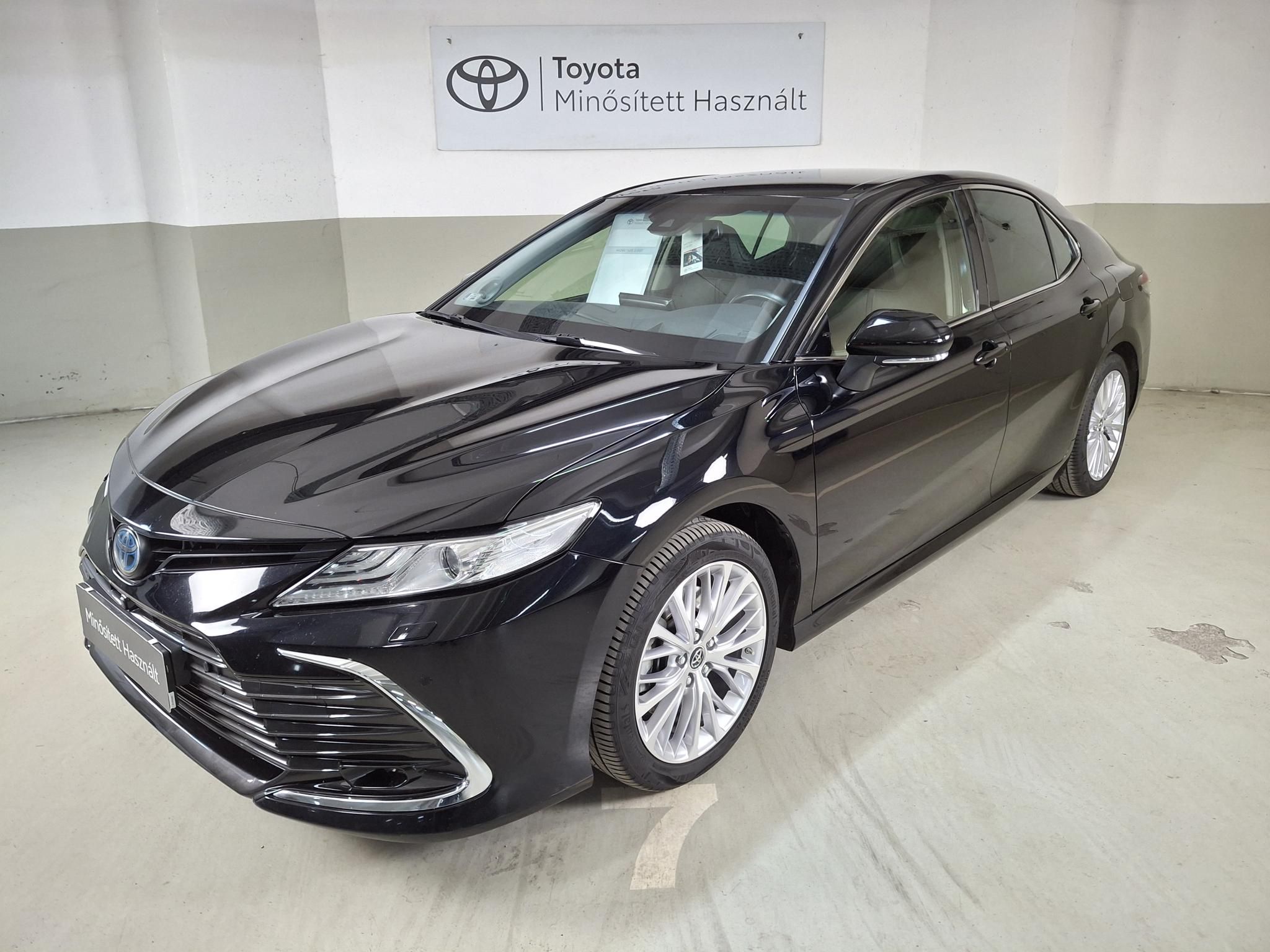 TOYOTA CAMRY