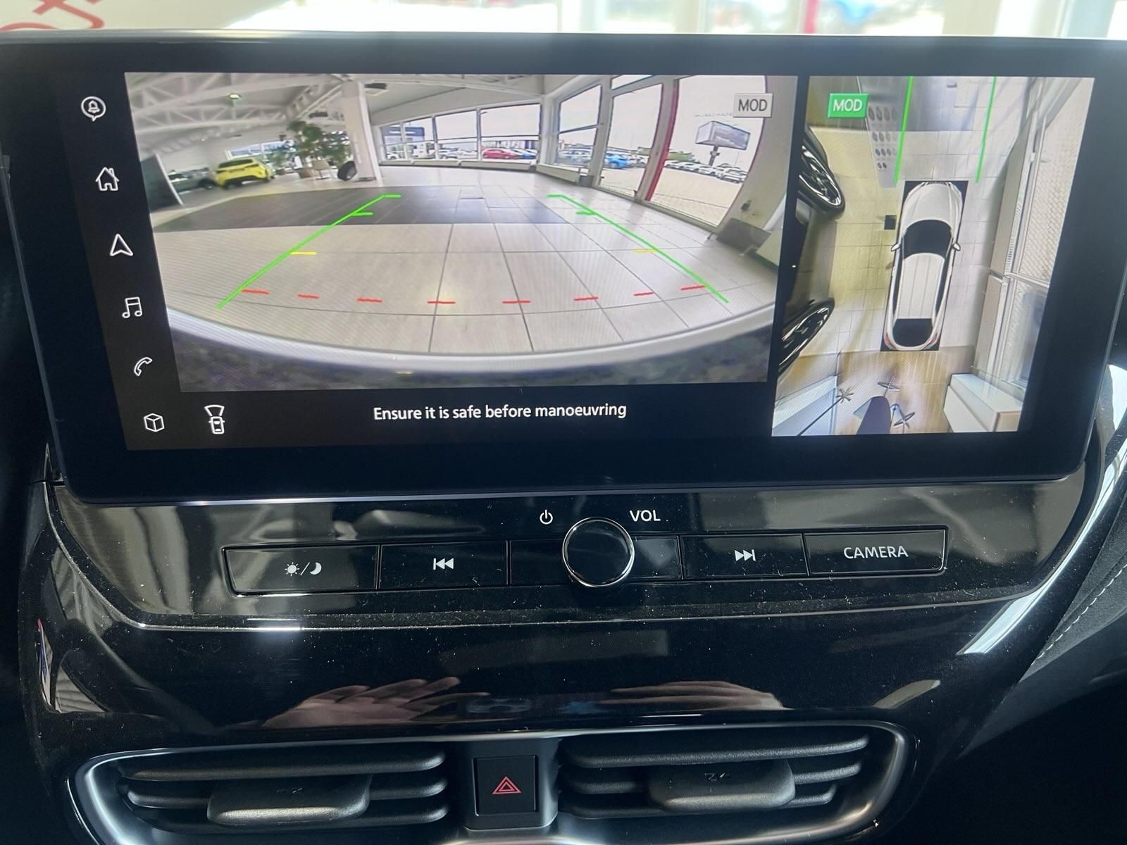 NISSAN JUKE 1.0 DIG-T N-Design DCT Automata! BOSE! Ülésfűtés! Alcantara-Bőr! 360 kamera! Téli csomag! - 2. kép