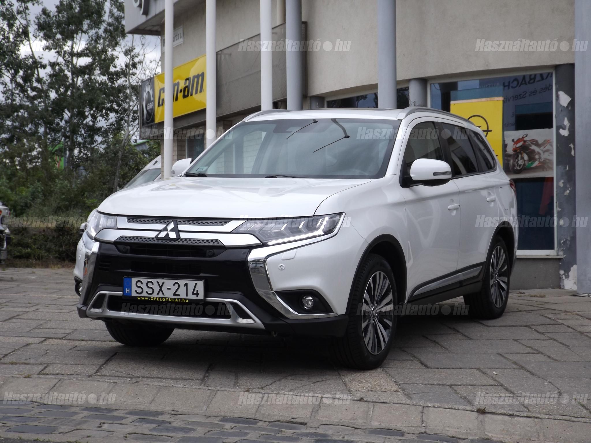 MITSUBISHI OUTLANDER