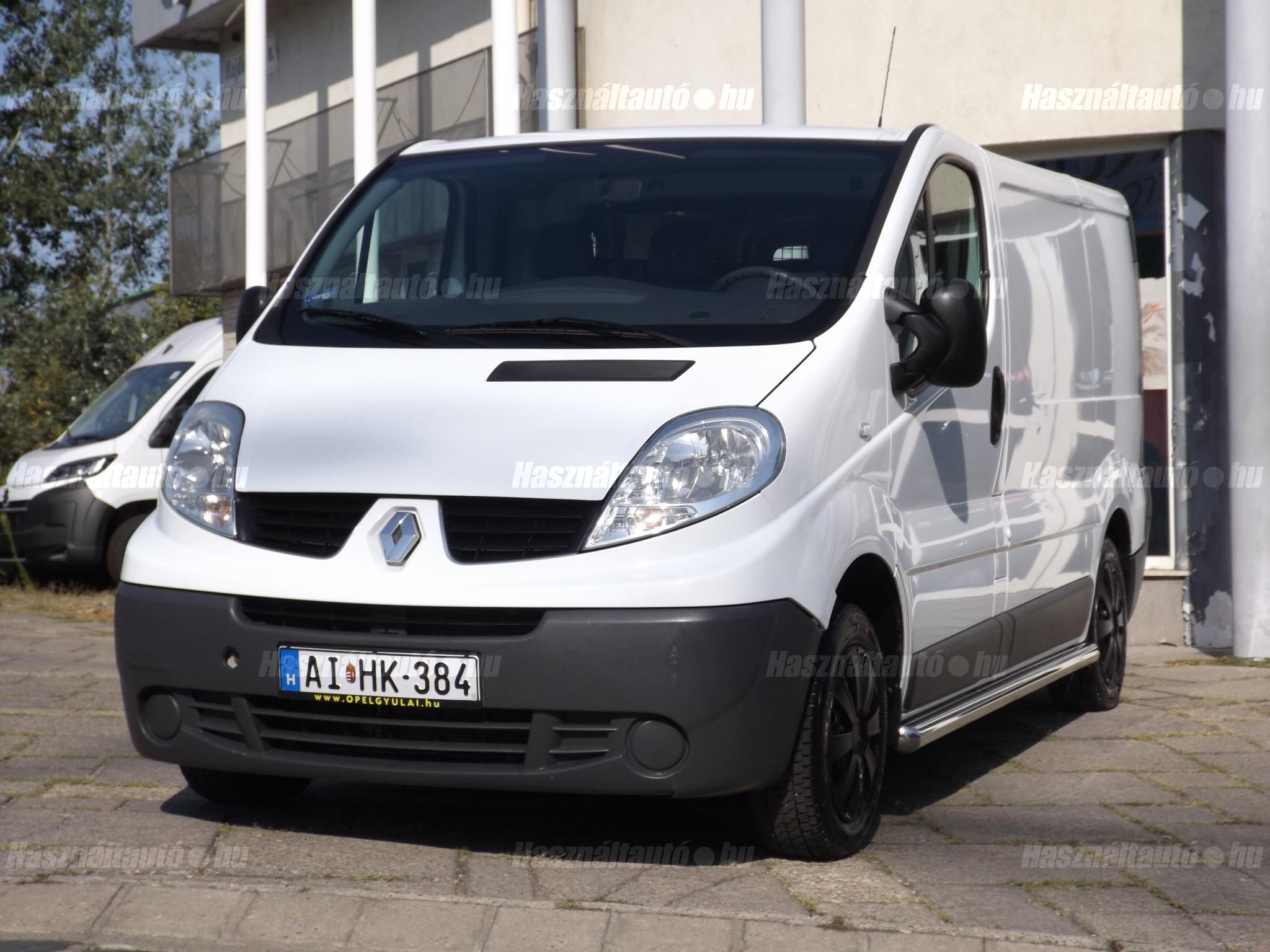 RENAULT TRAFIC