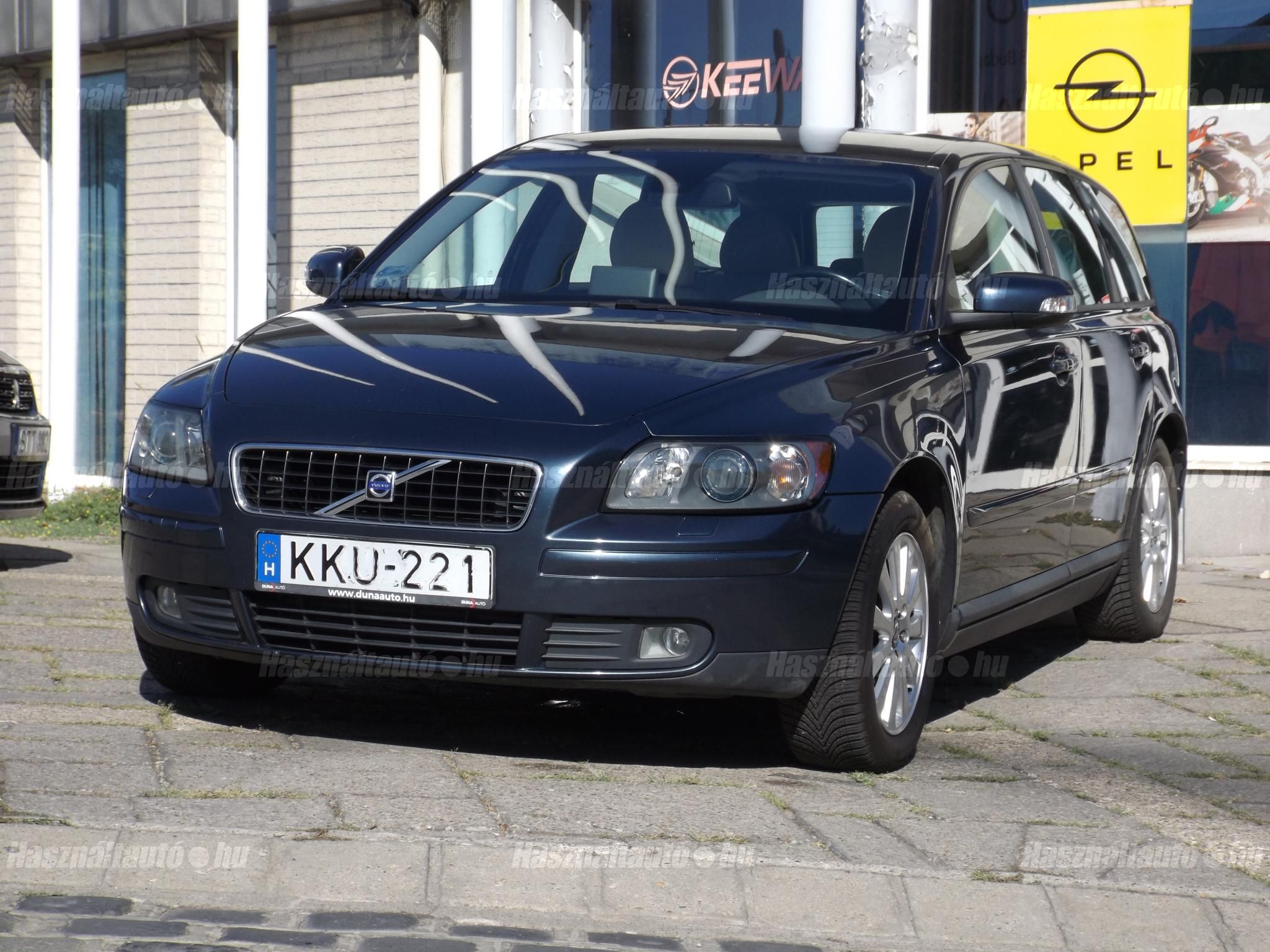 VOLVO V50