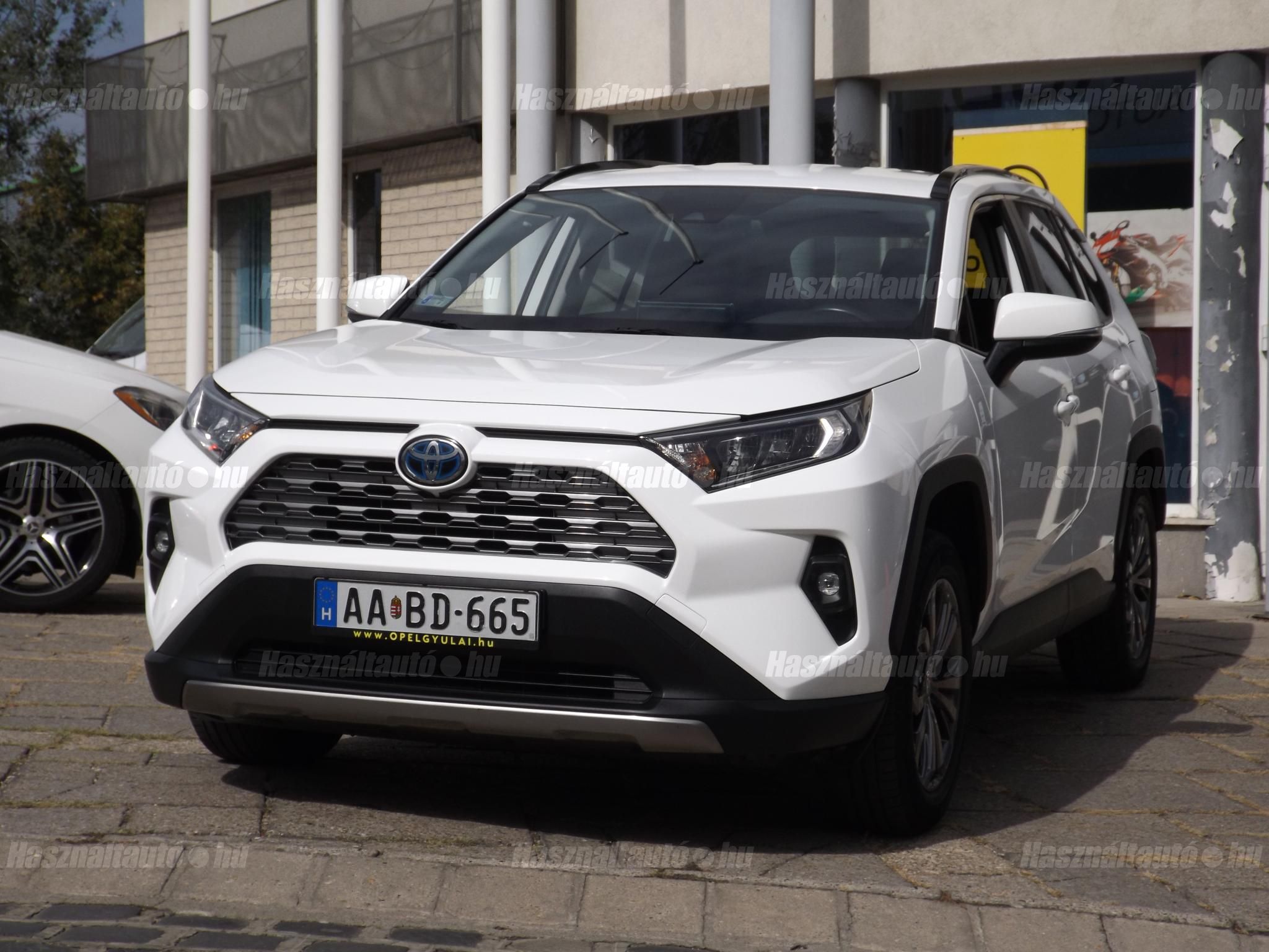 TOYOTA RAV 4