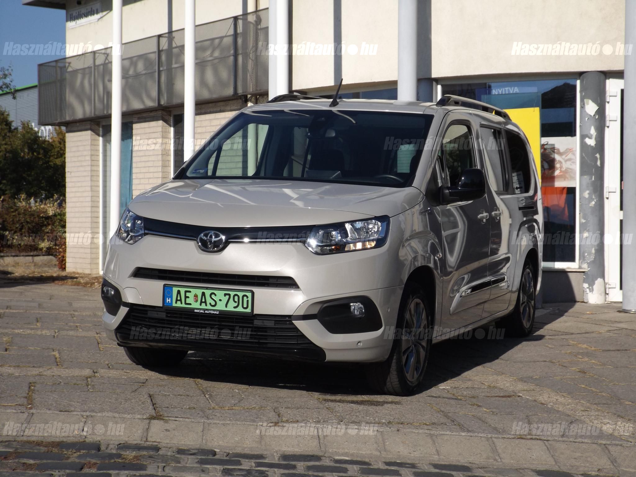 TOYOTA PROACE