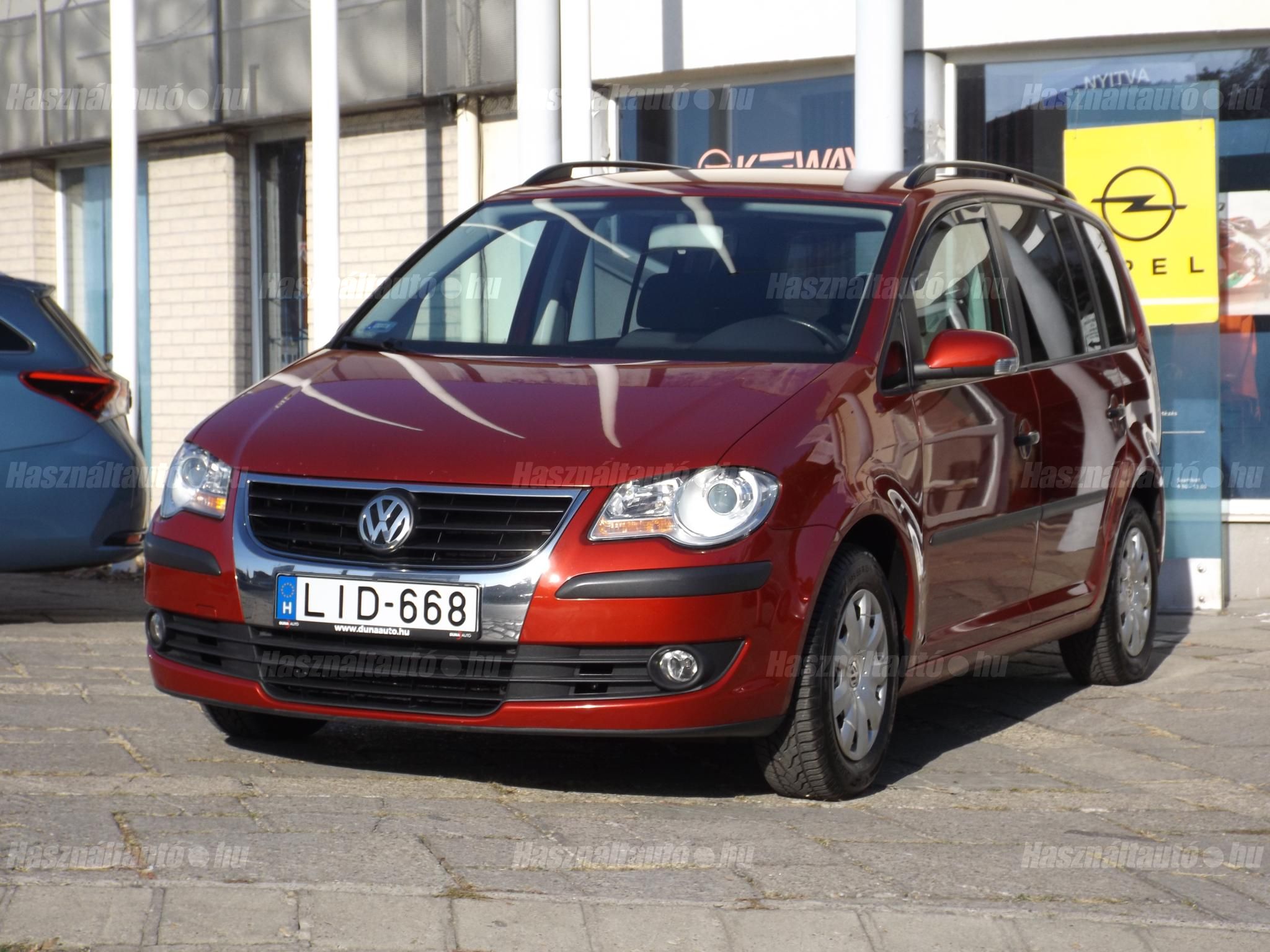 VOLKSWAGEN TOURAN