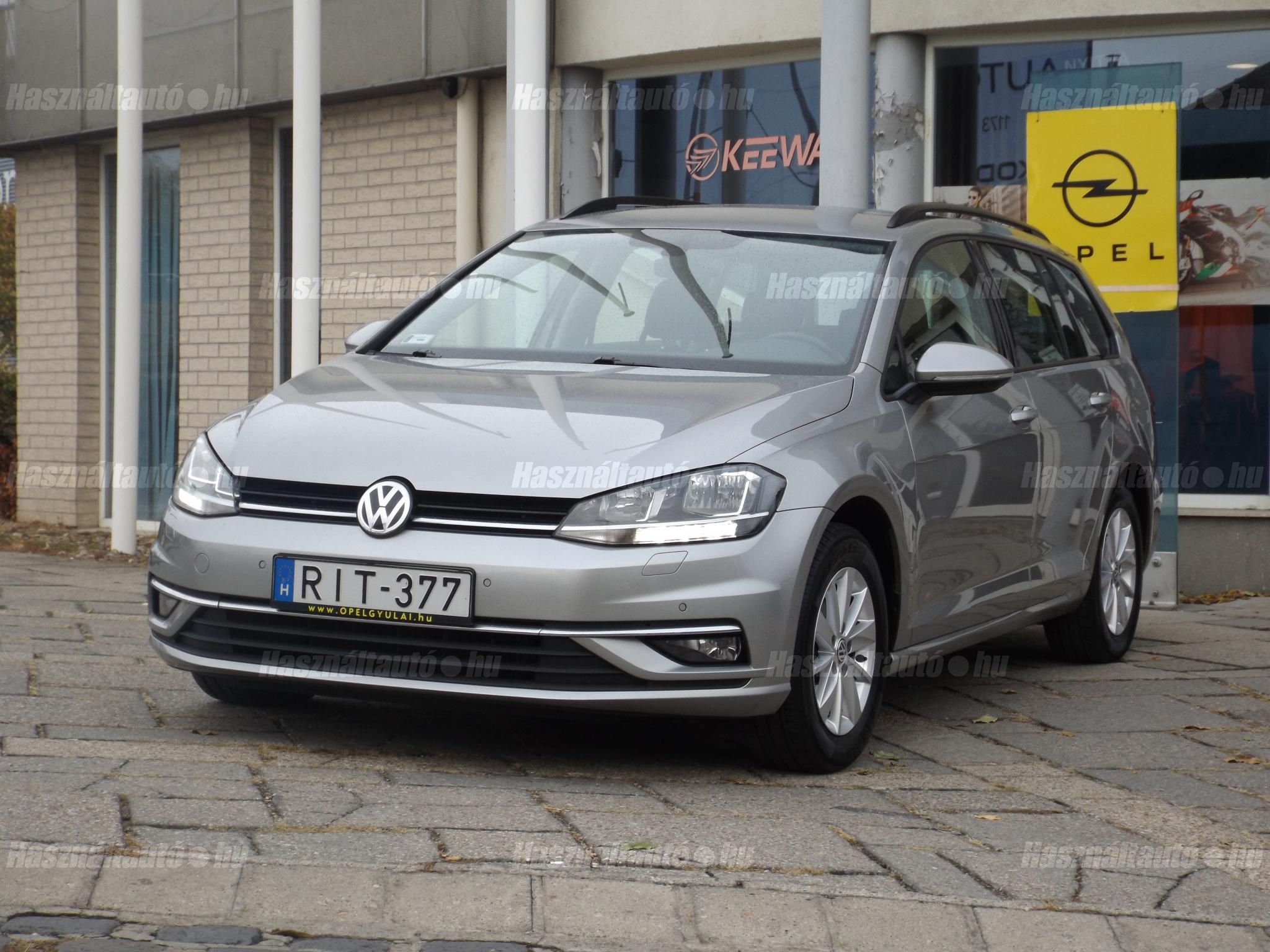 VOLKSWAGEN GOLF