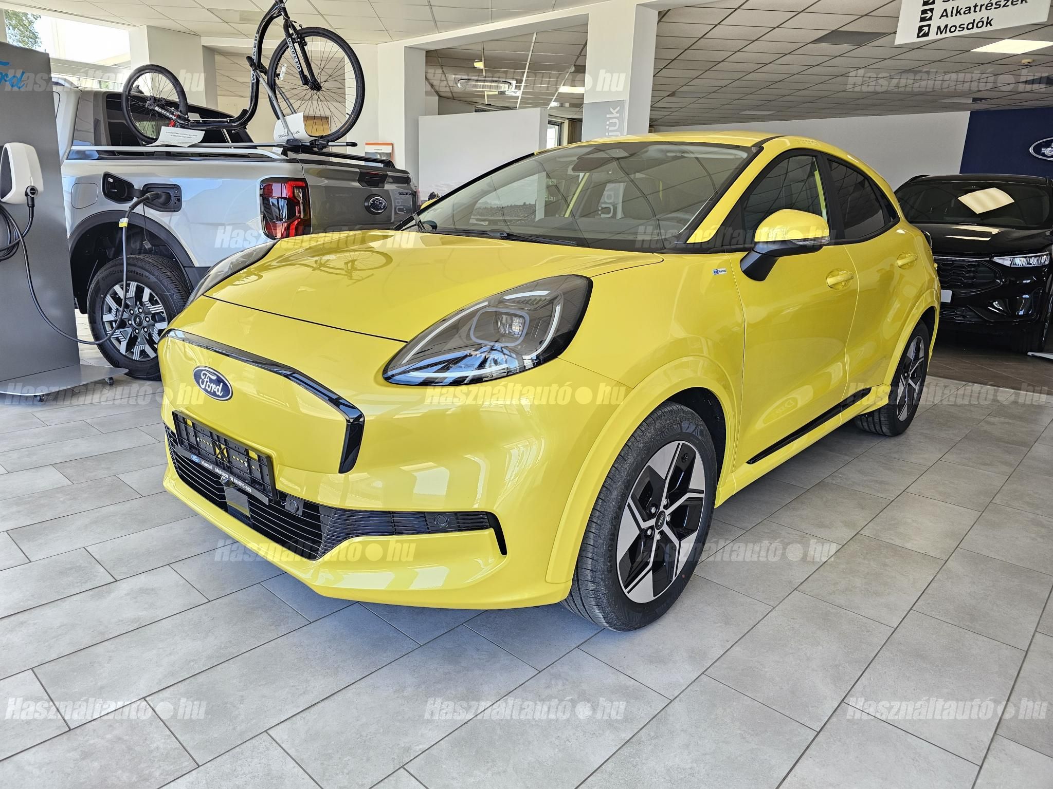Ford Puma Gen-E Electric Yellow fényezésben, akciós készleten lévő autó