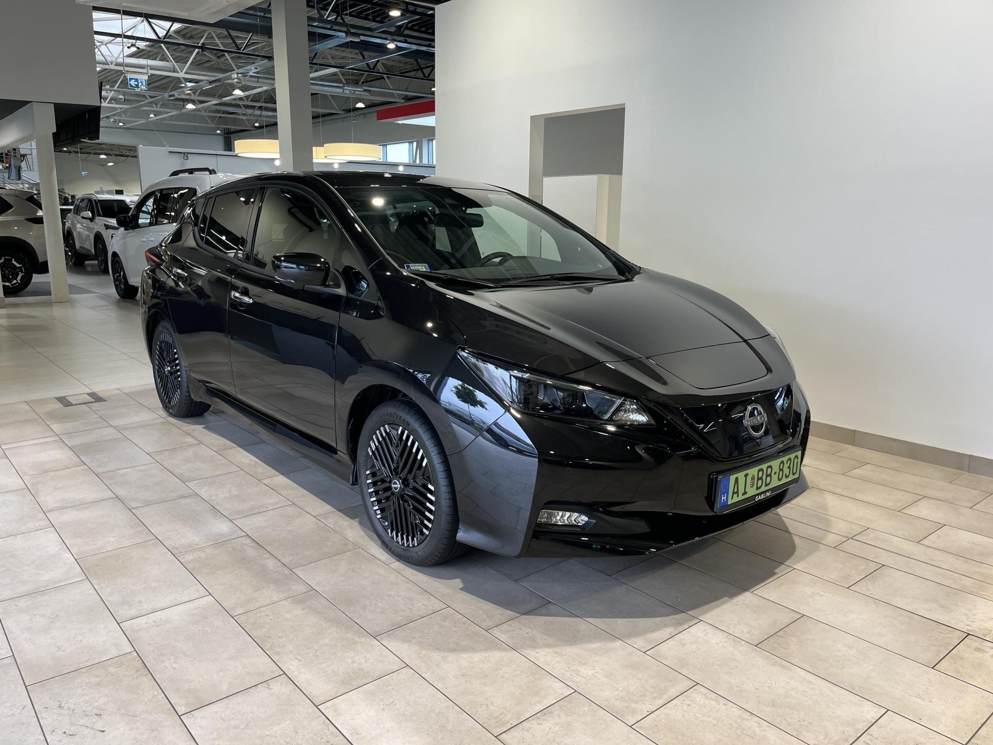 NISSAN LEAF N-Connecta 40kWh (Automata) ÚJ autó! 36Km! Magyarországi! Leinformálható! - 1. kép