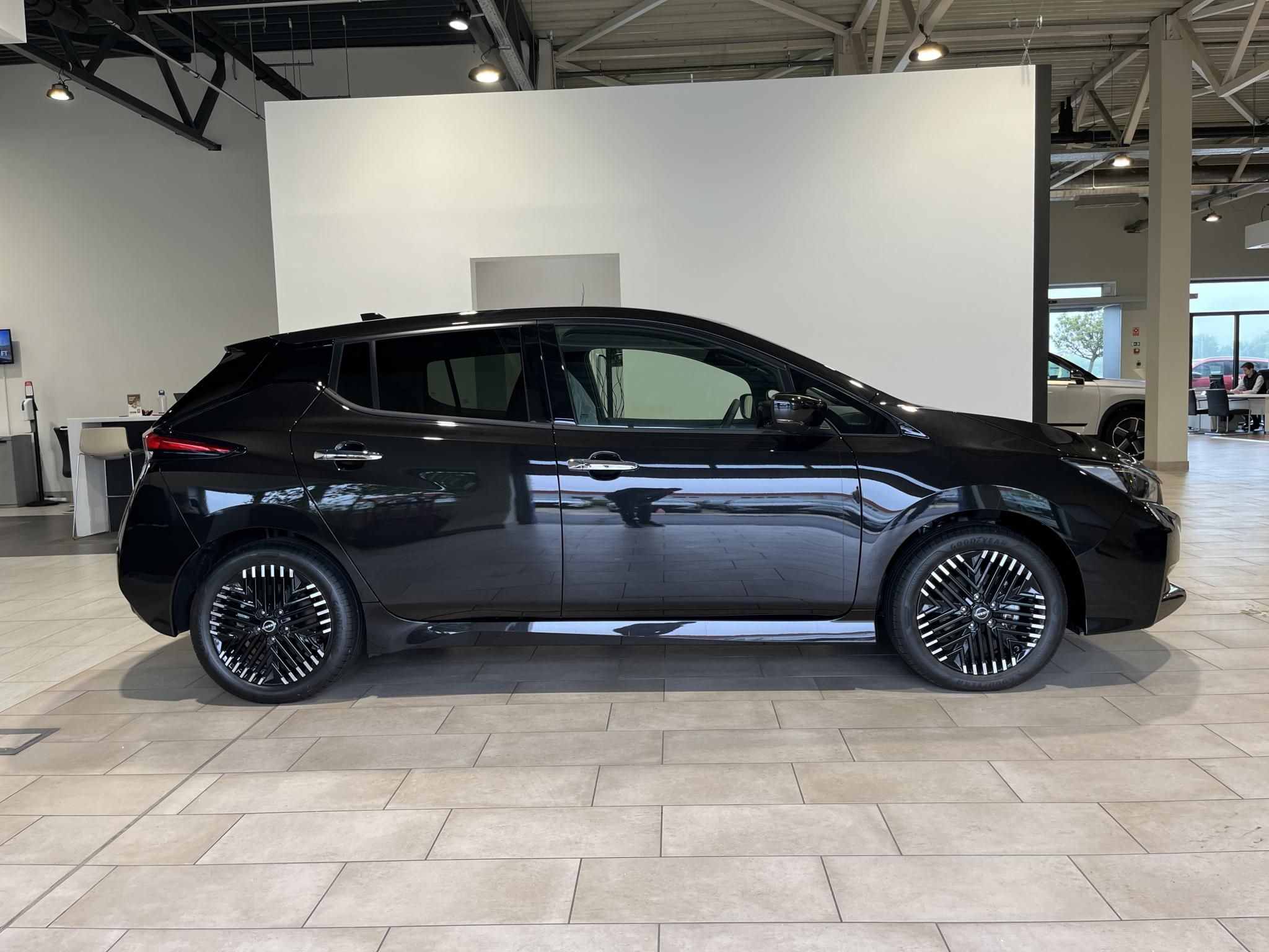 NISSAN LEAF N-Connecta 40kWh (Automata) ÚJ autó! 36Km! Magyarországi! Leinformálható! - 4. kép