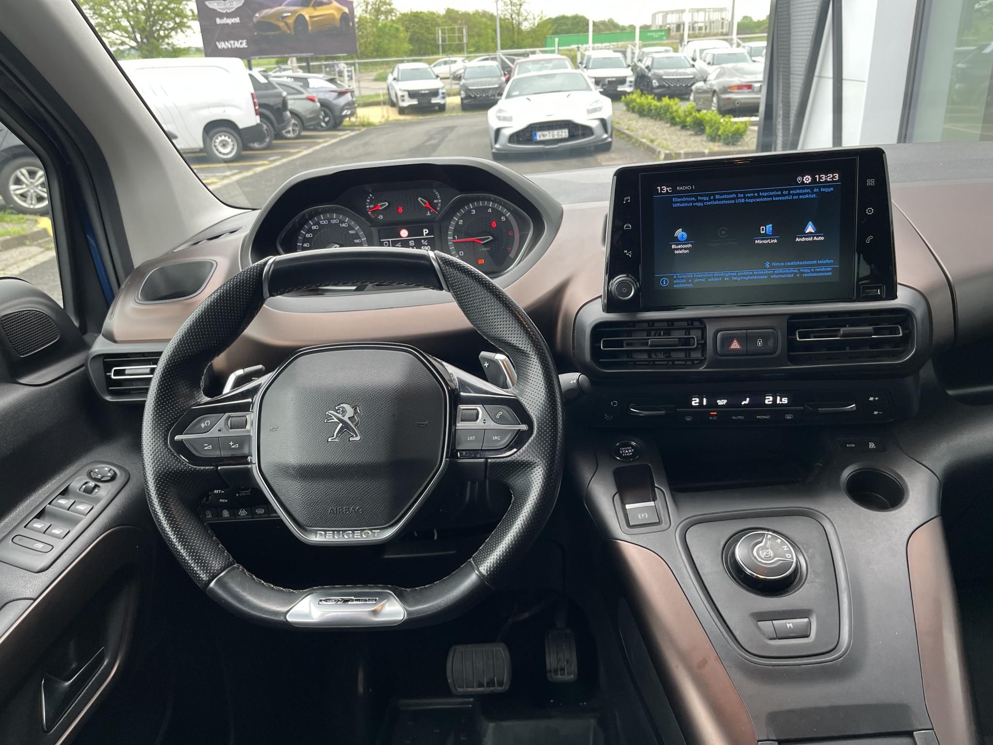 PEUGEOT RIFTER 1.5 BlueHDi Allure S&S EAT8 GT Line! Garanciális! Magyarországi! Leinformálható! Vezetett szervizkönyv! - 9. kép