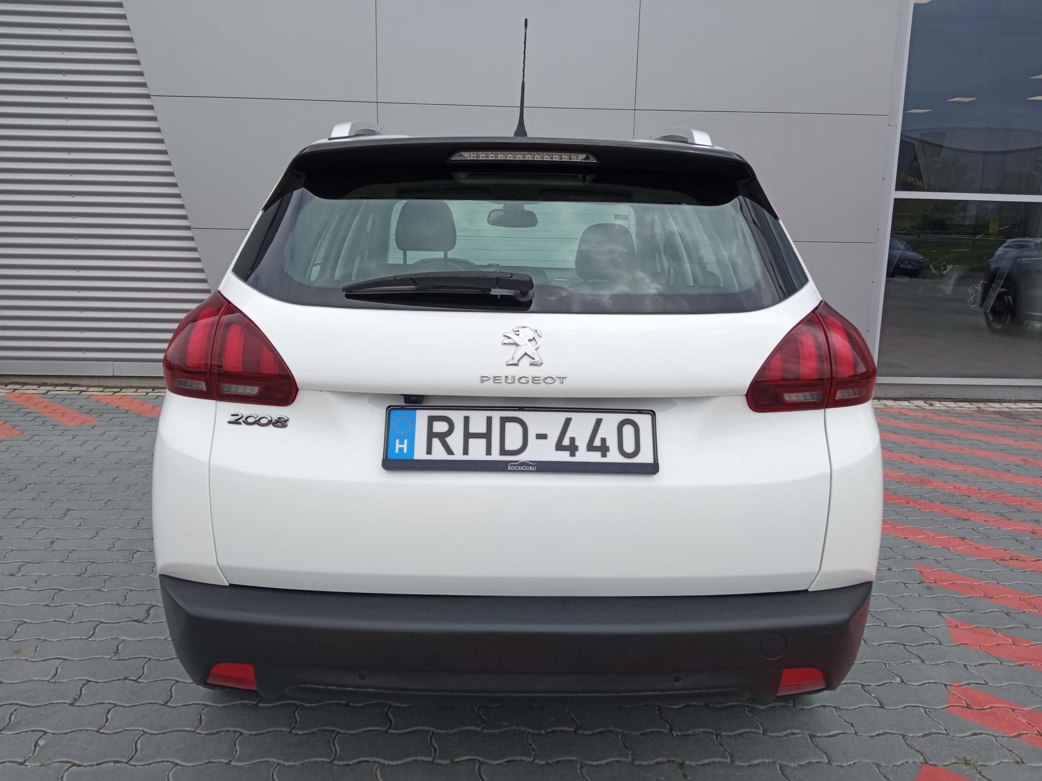 PEUGEOT 2008 1.2 PureTech Active Magyarországi! Vezetett szervizkönyv! Ülésfűtés! Tolatókamera! - 5. kép