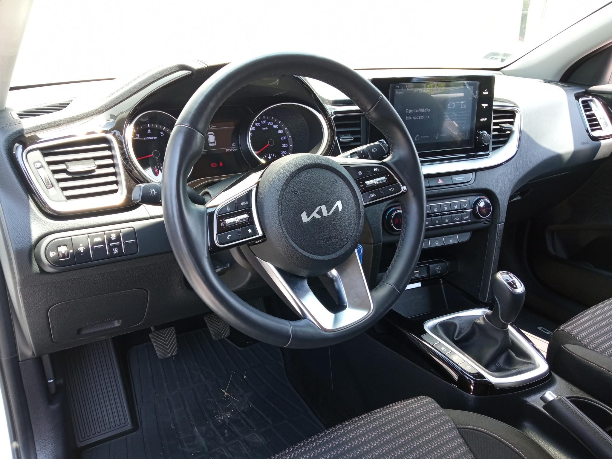 KIA CEE'D Ceed SW 1.5 T-GDI Gold Ülésfűtés-kormányfűtés! Tolatókamera! Magyarországi! - 8. kép