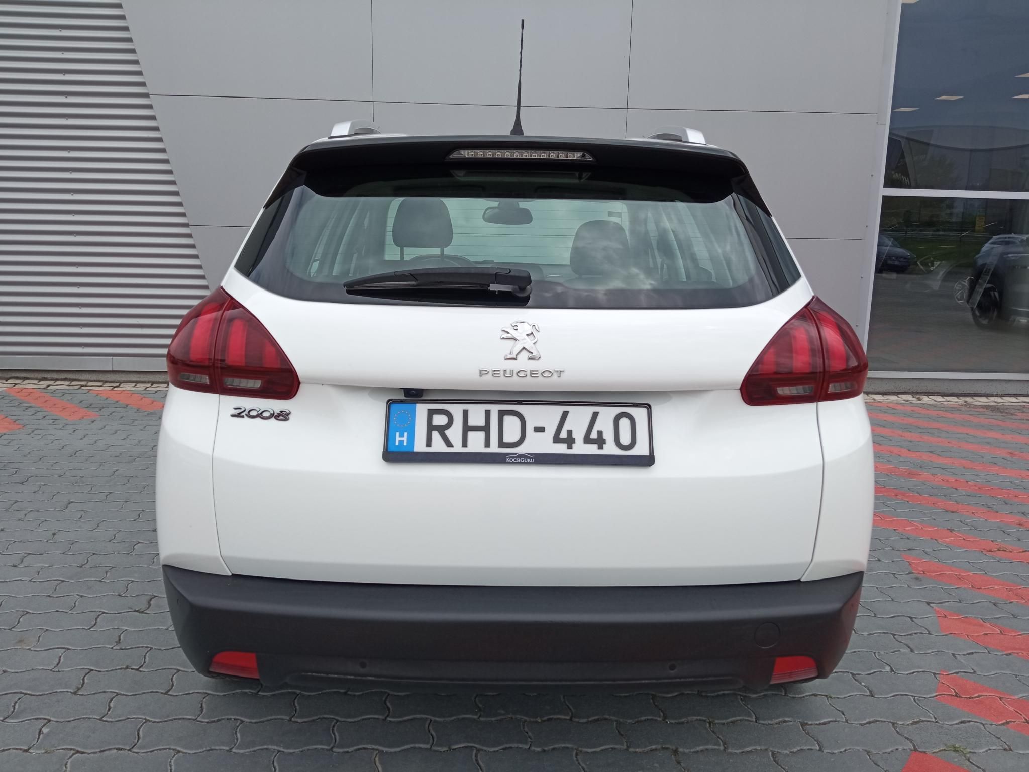 PEUGEOT 2008 1.2 PureTech Active Magyarországi! Vezetett szervizkönyv! Ülésfűtés! Tolatókamera! - 5. kép