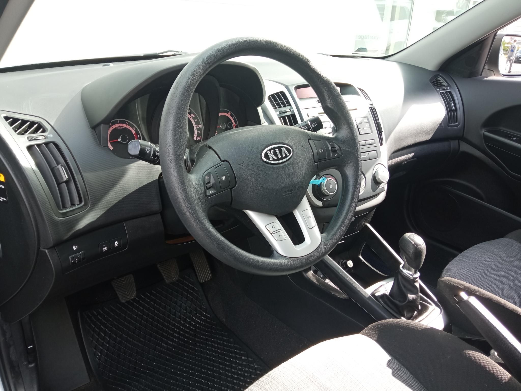 KIA CEE'D 1.4 EX - 8. kép