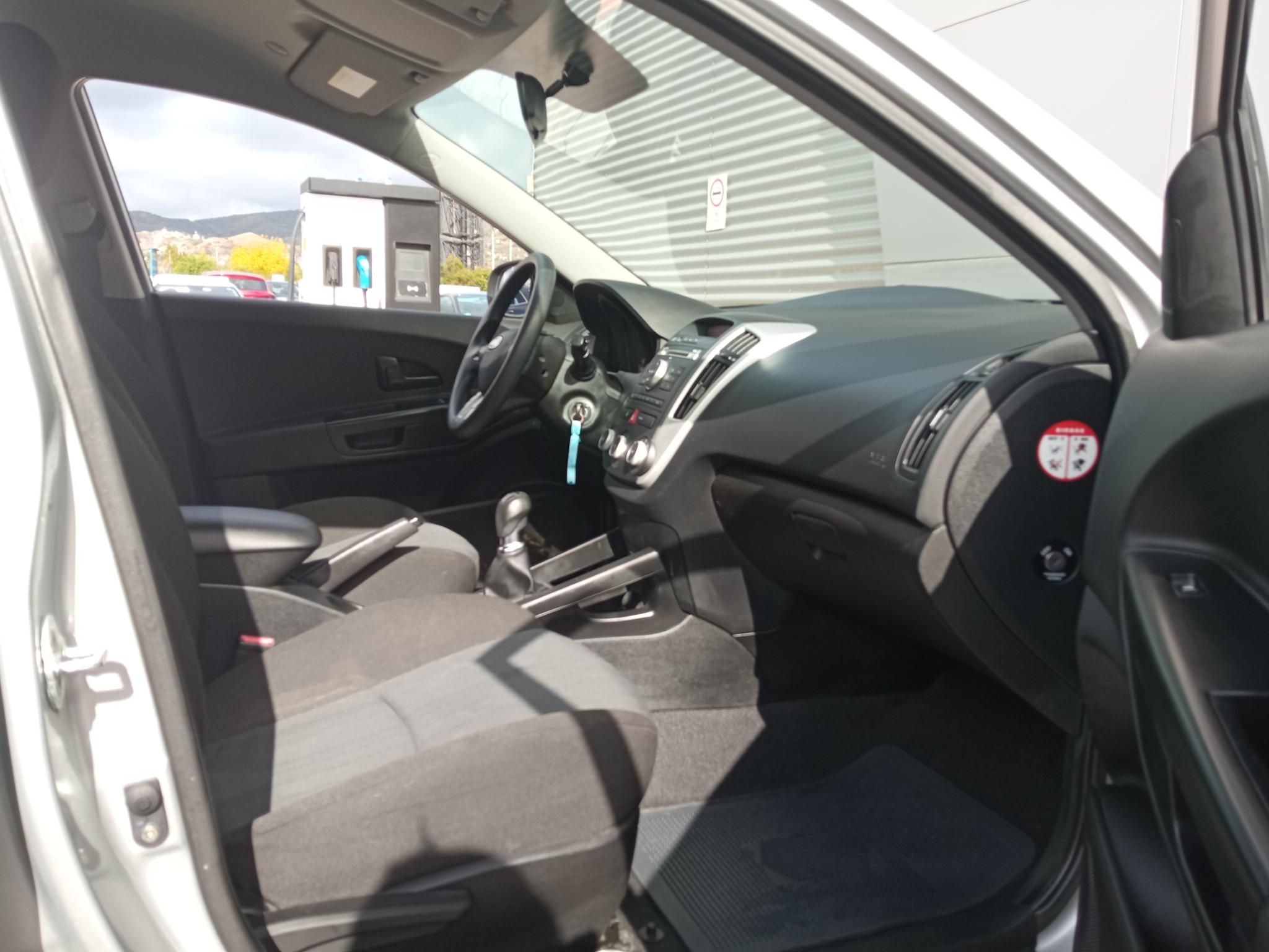 KIA CEE'D 1.4 EX - 10. kép