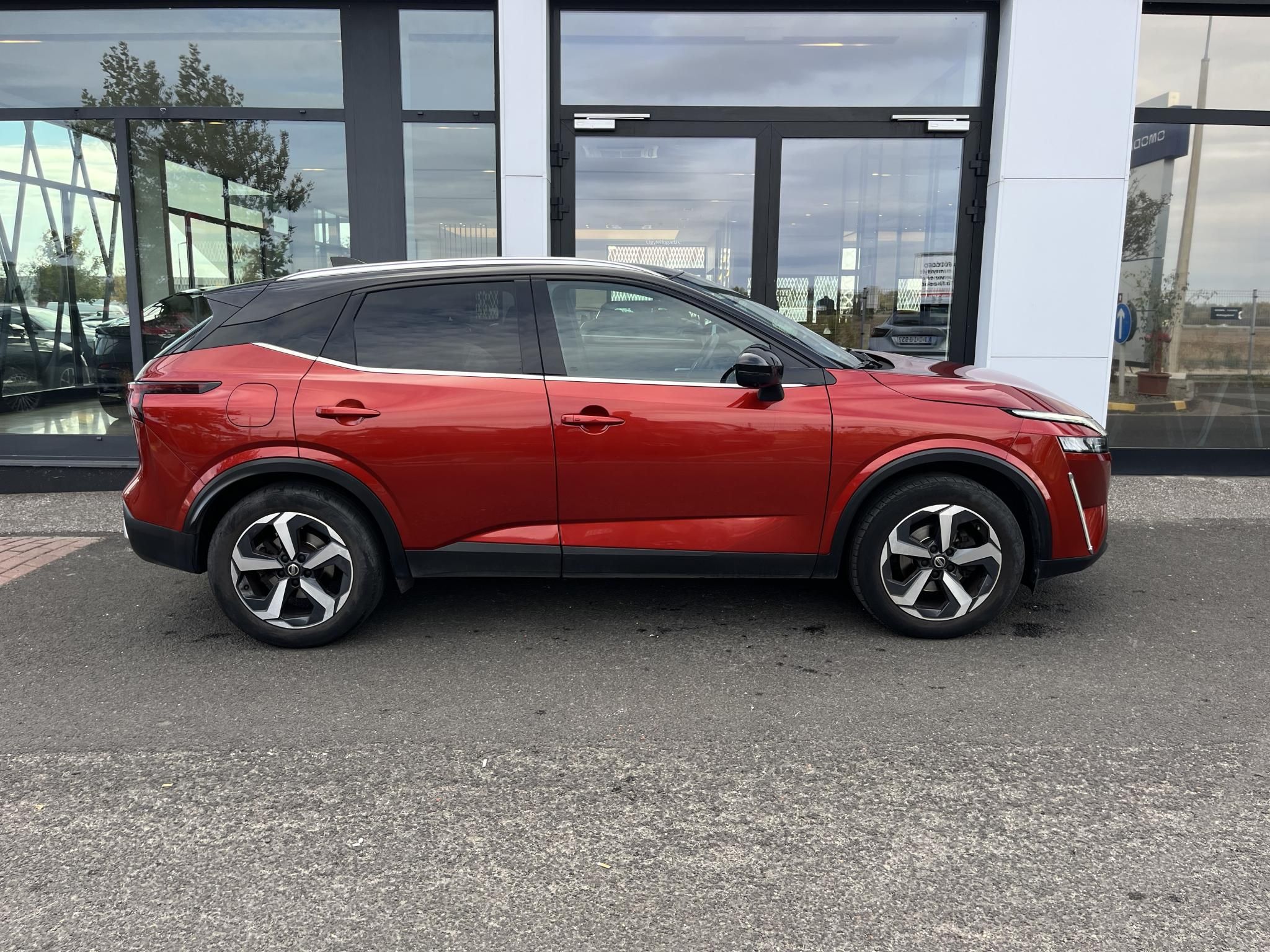 NISSAN QASHQAI 1.3 DIG-T Mild Hybrid N-Connecta X-Tronic Magyarországi! Leinformálható! Üvegtető! Navigáció! - 4. kép