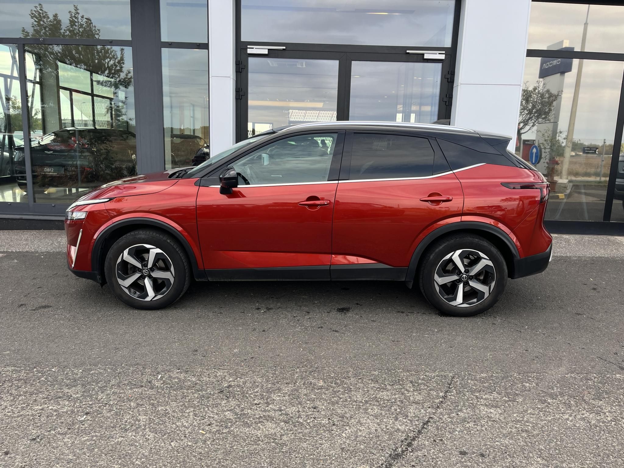 NISSAN QASHQAI 1.3 DIG-T Mild Hybrid N-Connecta X-Tronic Magyarországi! Leinformálható! Üvegtető! Navigáció! - 8. kép