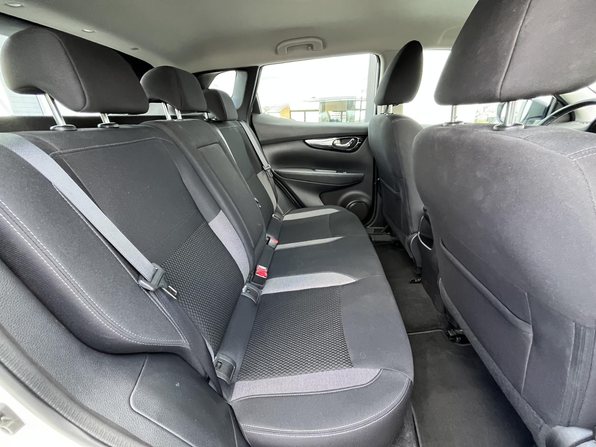 NISSAN QASHQAI 1.3 DIG-T Acenta Magyarországi! Vezetett szervizkönyv! - 9. kép