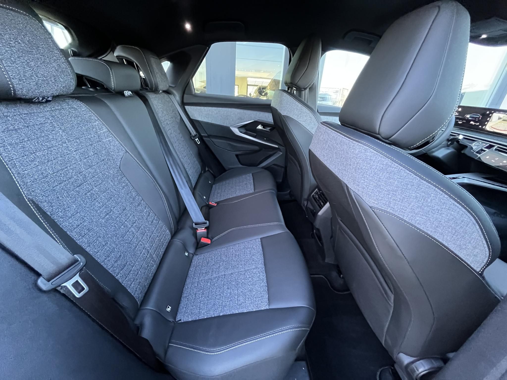 PEUGEOT 3008 1.2 Hybrid Allure e-DCT6 Garanciális! Magyarországi! Leinformálható! - 11. kép