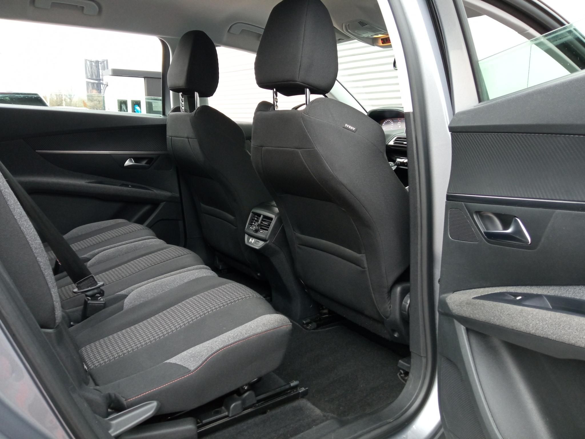 PEUGEOT 5008 1.2 PureTech Active S&S (7 személyes ) Magyarországi! 7 személyes! Vezetett szervizkönyv! - 11. kép