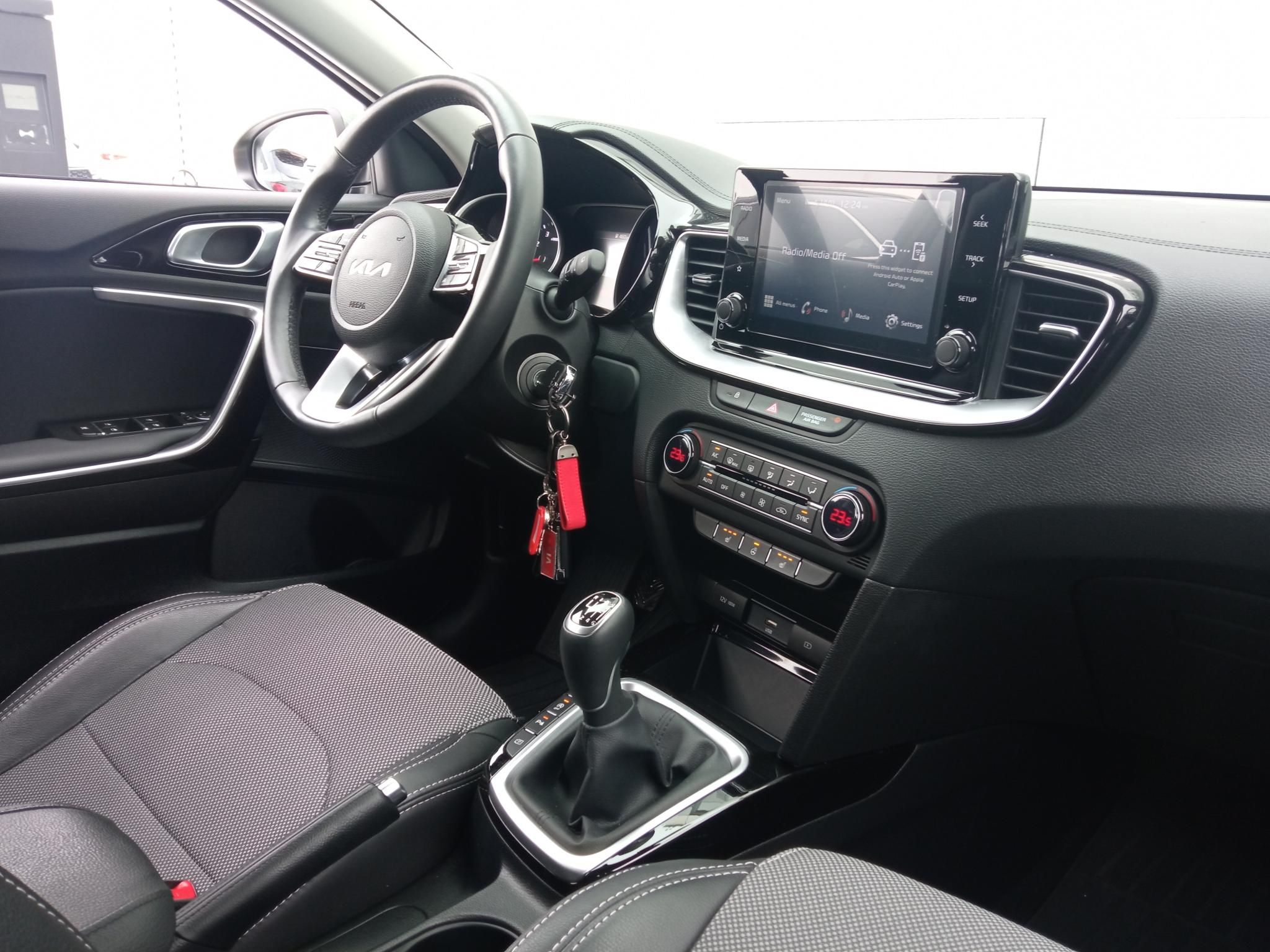 KIA CEE'D Ceed 1.5 T-GDI Gold Magyarországi! Vonóhorog! Téli-nyári kerékszett! Újszerű állapot! - 9. kép