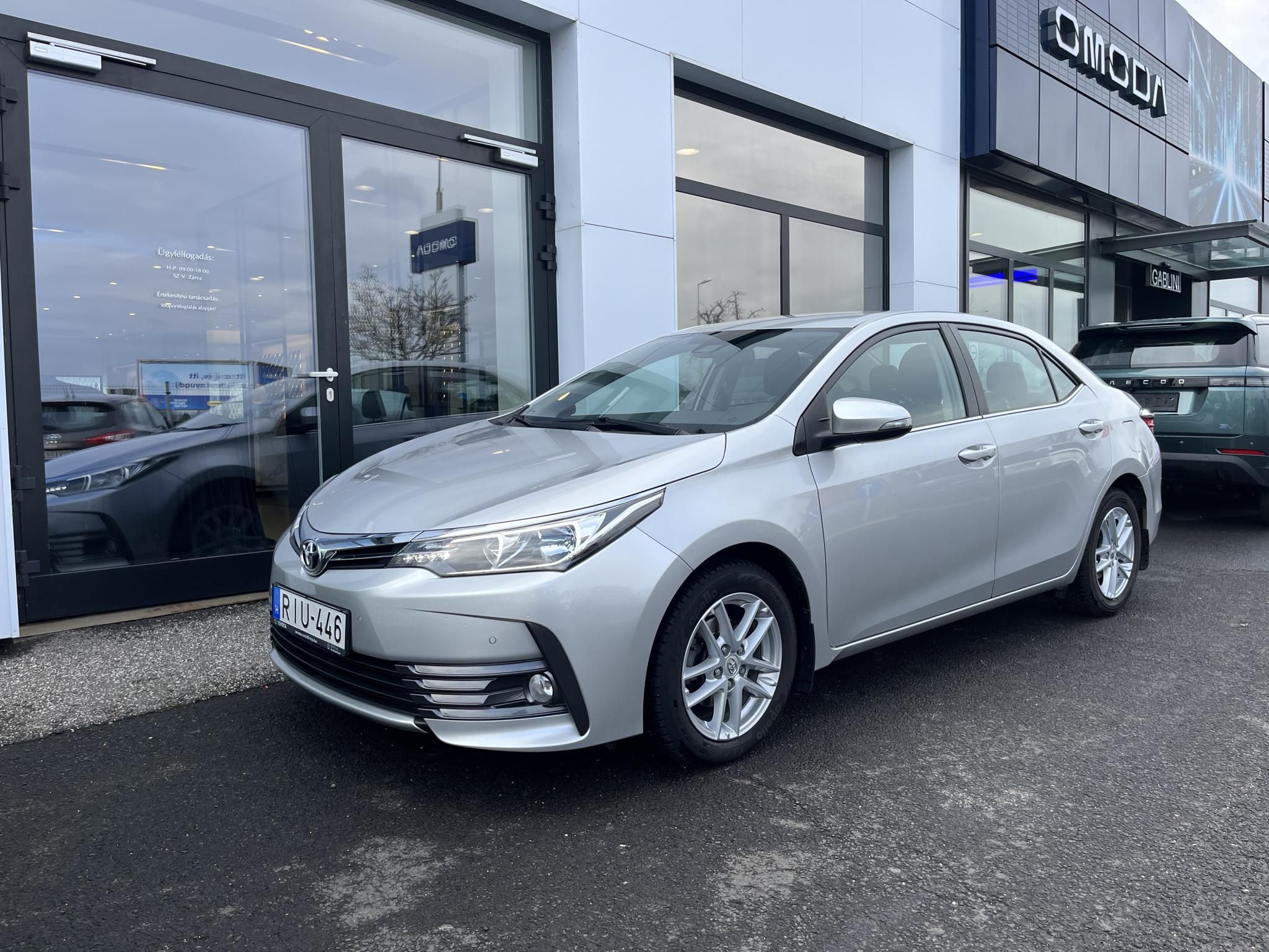 TOYOTA COROLLA Sedan 1.6 Active Comfort Magyarországi! Leinformálható! - 3. kép