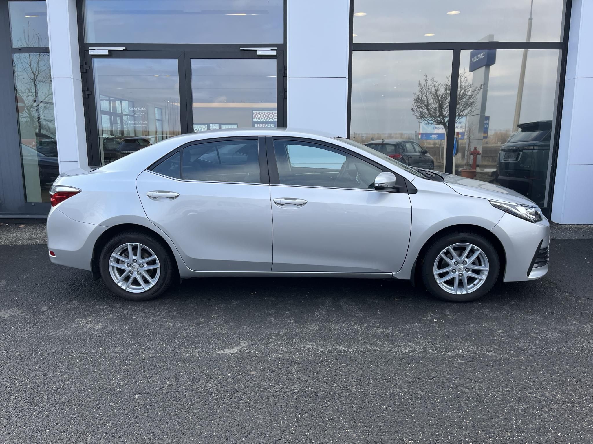 TOYOTA COROLLA Sedan 1.6 Active Comfort Magyarországi! Leinformálható! - 4. kép